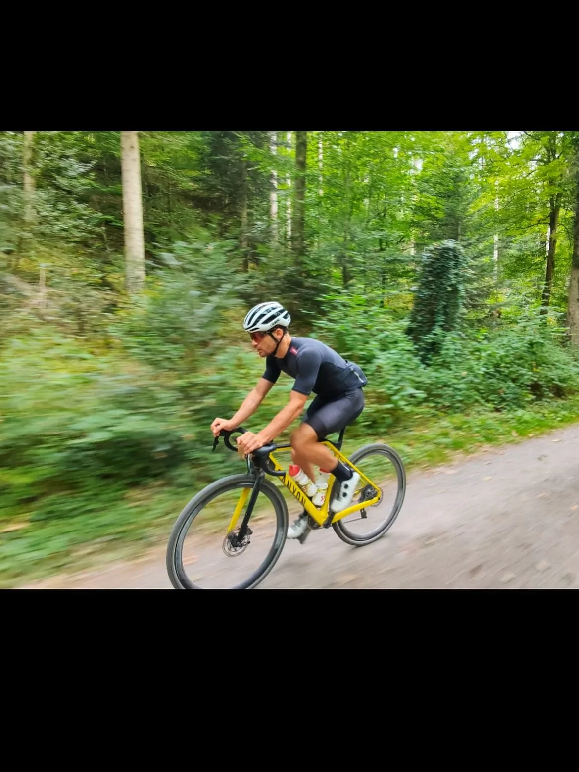 Fast. Light. stylish.
Der neue AirBreaker 2.0 von @abus_cycling 

🙌

#teamsamuextreme