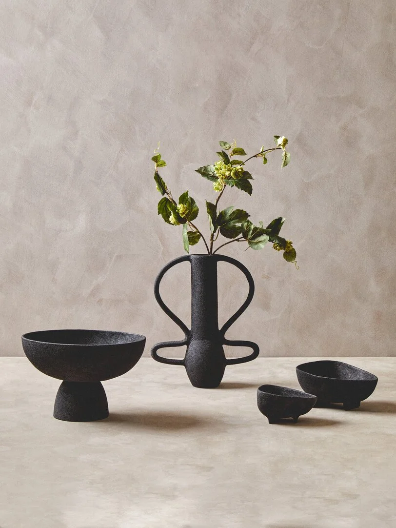 Snake Vase - Black 4 .jpeg