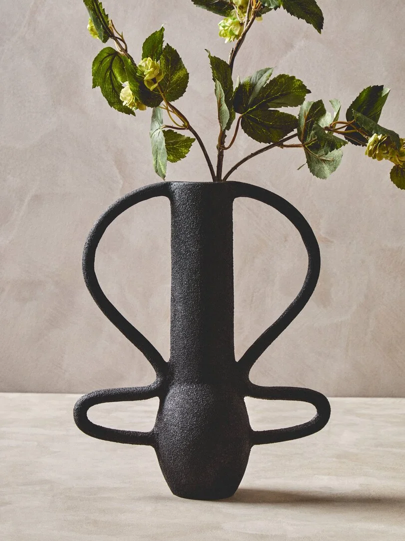 Snake Vase - Black 5 .jpeg