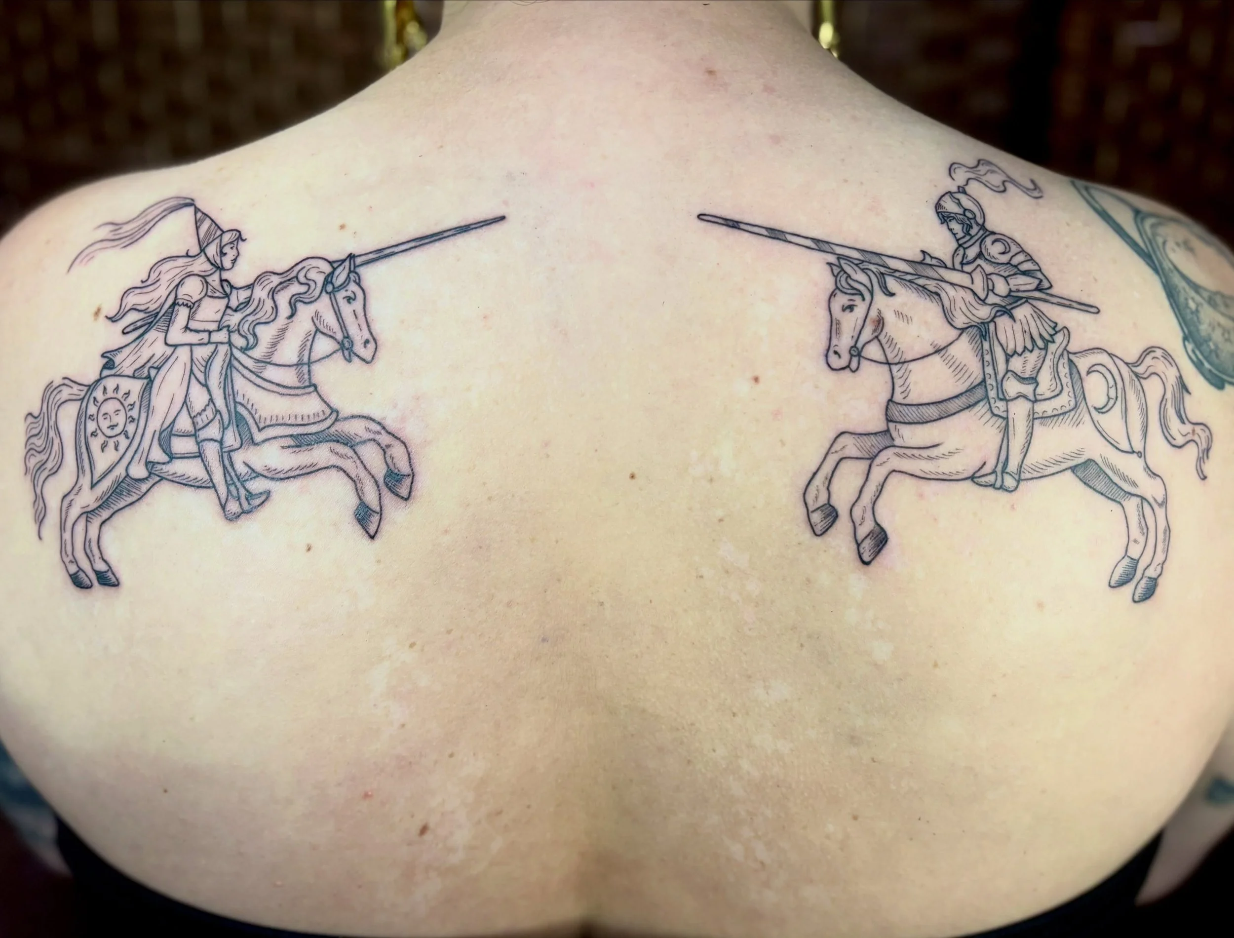 This is an enemies to lovers story by the way 🖤
Thank you to my best friend for trusting me always with your visions! @hannah_fink_ 
I got to try out a new style for me and I loved it! I would LOVE to do more in this style ✨ 

#joustertattoo #jousti