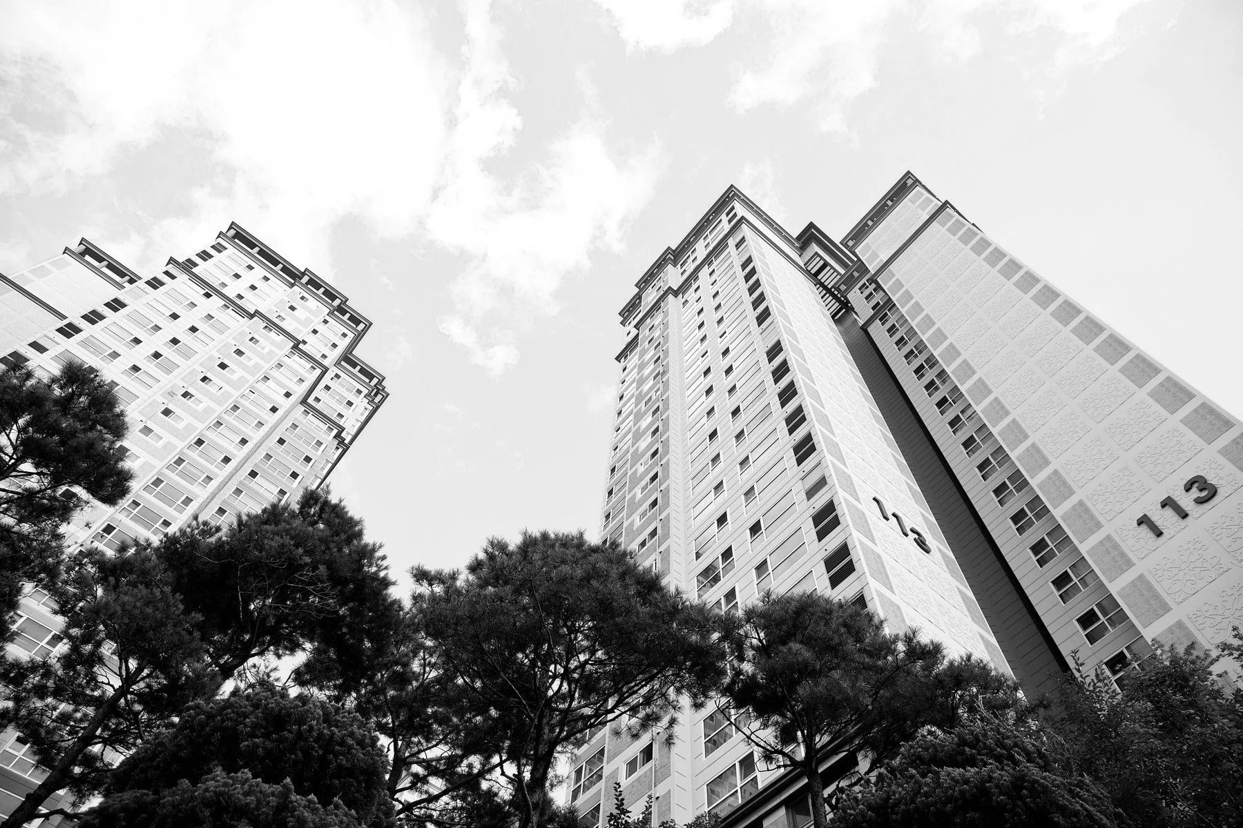 Apartment Building Accidents: Who Is Responsible?