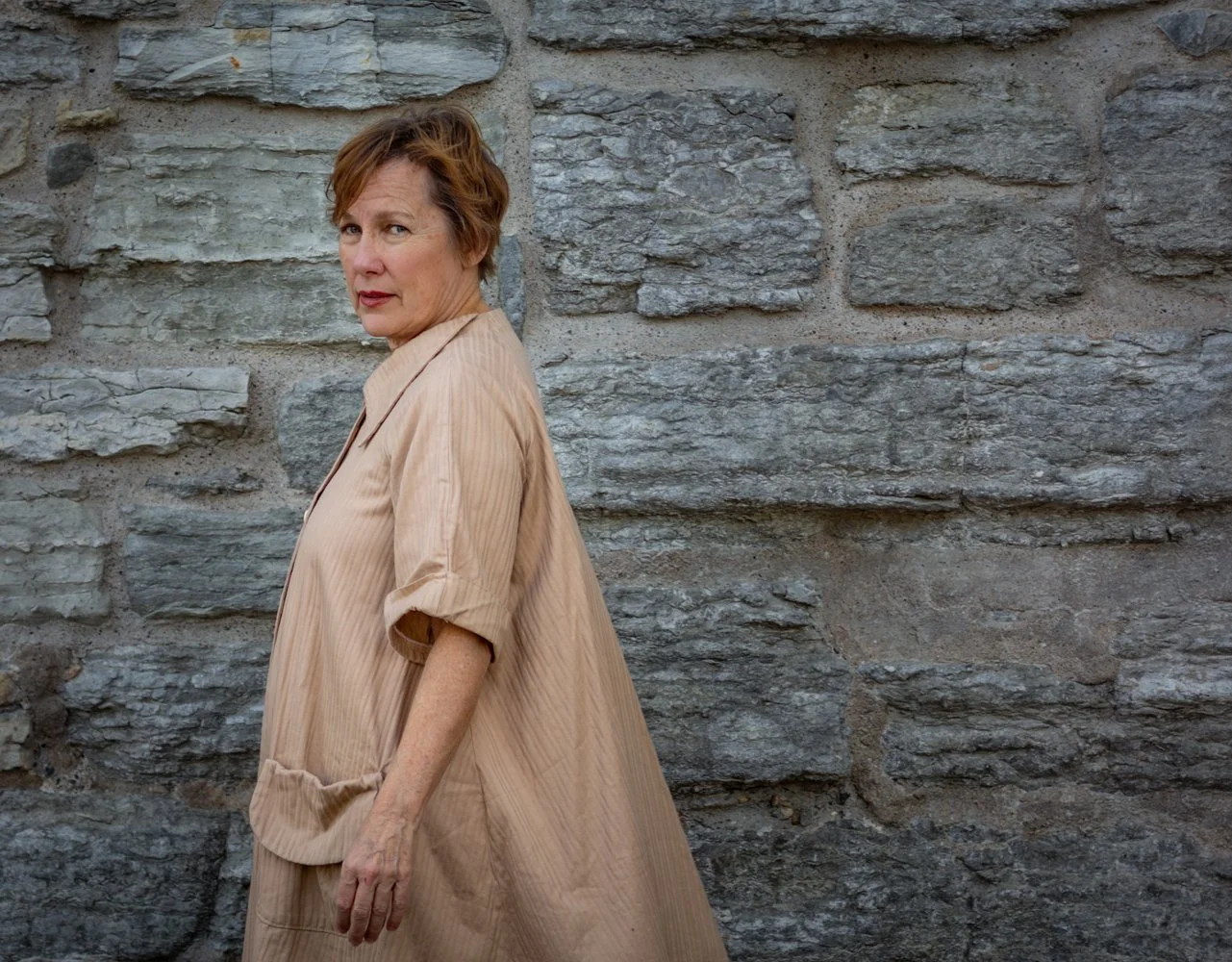 IRIS DEMENT