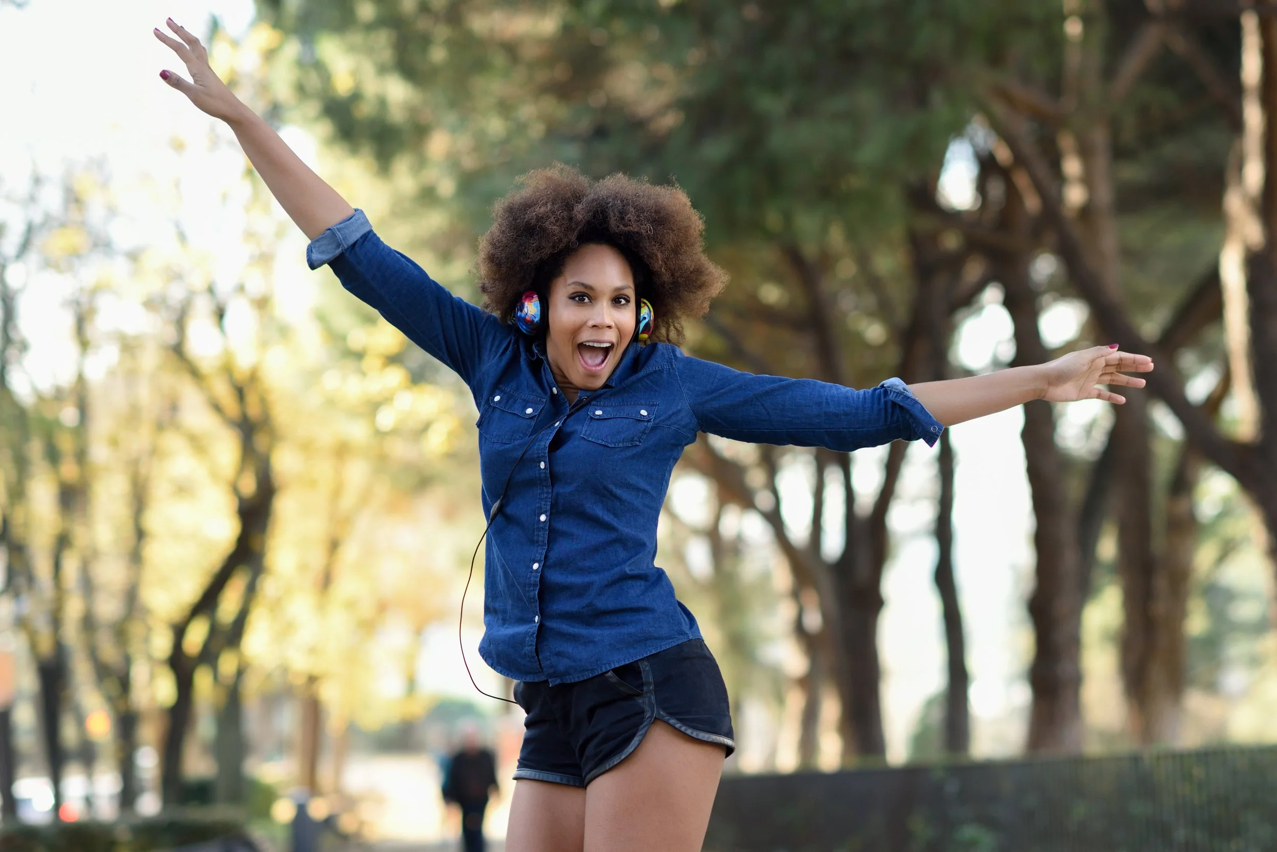race-cheerful-model-fun-city.jpg