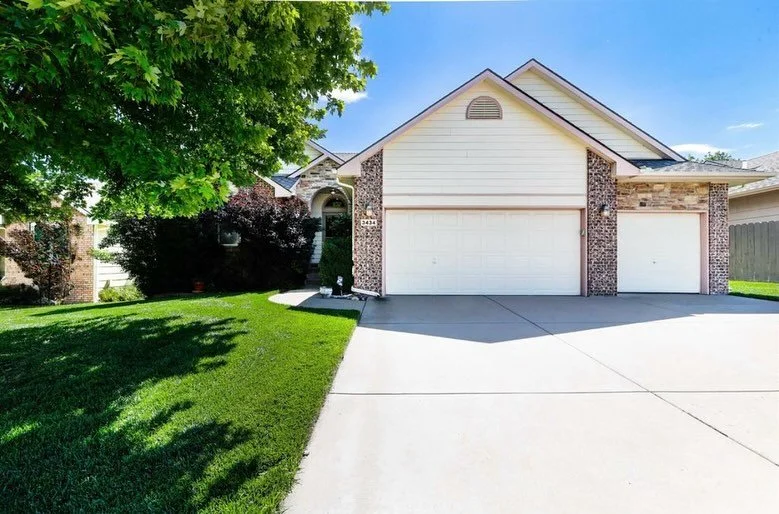 ✨ 3434 N Valerie St ✨Take a look at this new listing in Tyler&rsquo;s Landing in the Maize School District! This comfortable and well maintained home has many desirable features including new LVP flooring, new carpet, high quality vinyl windows, a ne