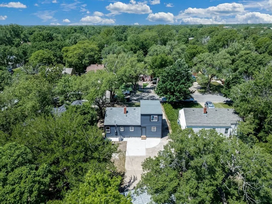 ✨✨Price improvement!! ✨✨. 

🌊Looking for a North Riverside charmer that checks all the boxes? 

This one-of-a-kind 3 bedroom, 2 bathroom home with an oversized detached 2 car garage is move-in ready and has undergone an extreme makeover for its next