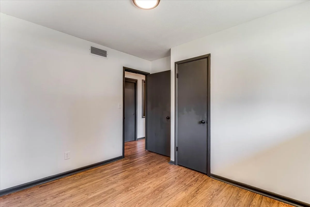 28-1610 W 34th St N-28.jpg