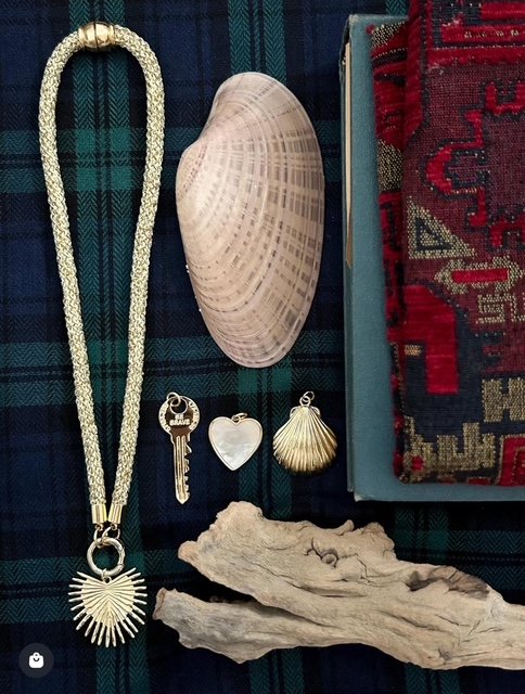 CHARM BAR WORKSH0P &amp; POP UP SHOP WITH Little Fish BOATEAK