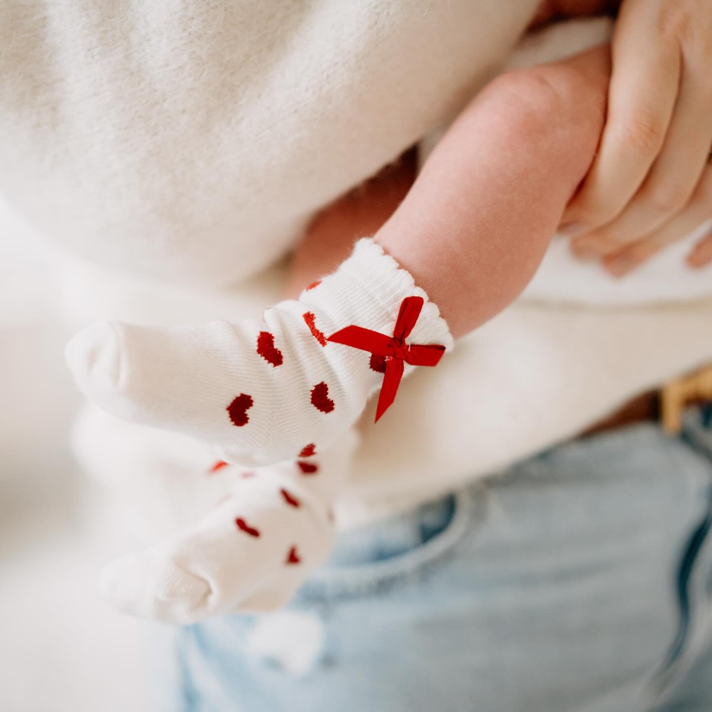 Pětit&yacute;denn&iacute; v&aacute;nočn&iacute; skř&iacute;teček 😍

#newborn #fotografkabrno #atelierbrnp #fotografbrno #focenibrno @lucent_studio_brno