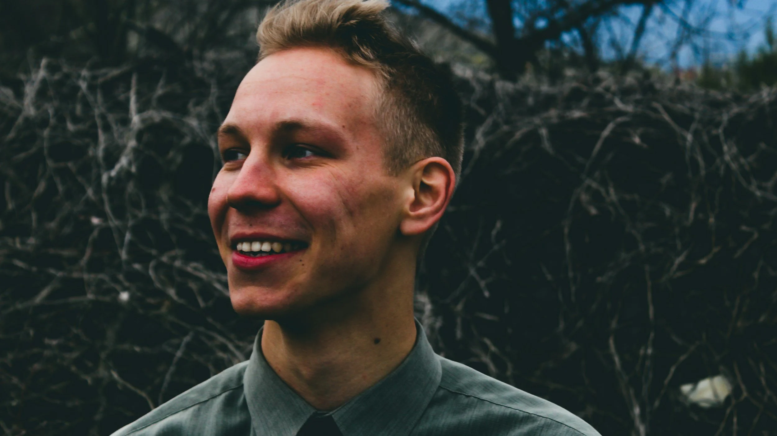 Why Your Brain (and Heart) Deserve a Human Therapist Over AI