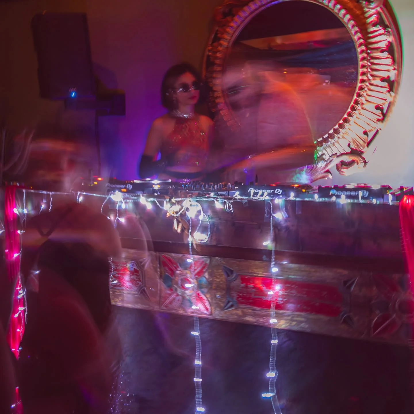 I fell in love with electronic music because of my husband, who has been raving for 20+ years.

Very excited to share the next Re/Set soon ... a 2-hour mega mix fully inspired by the sounds he's opened my ears to. 

Look at him codeswitching right be