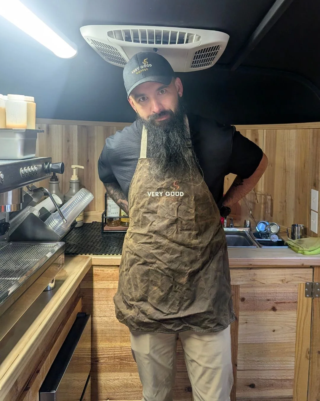 Being a small business owner is a lot easier when your partner is willing to spend the entire day in a subtle squat just to keep the dream alive. ☕️🦒

If you don't know him, I feel badly for you.

📩 DM us
🔗 LINK IN BIO
🌐 verygoodcoffee.org/book-u