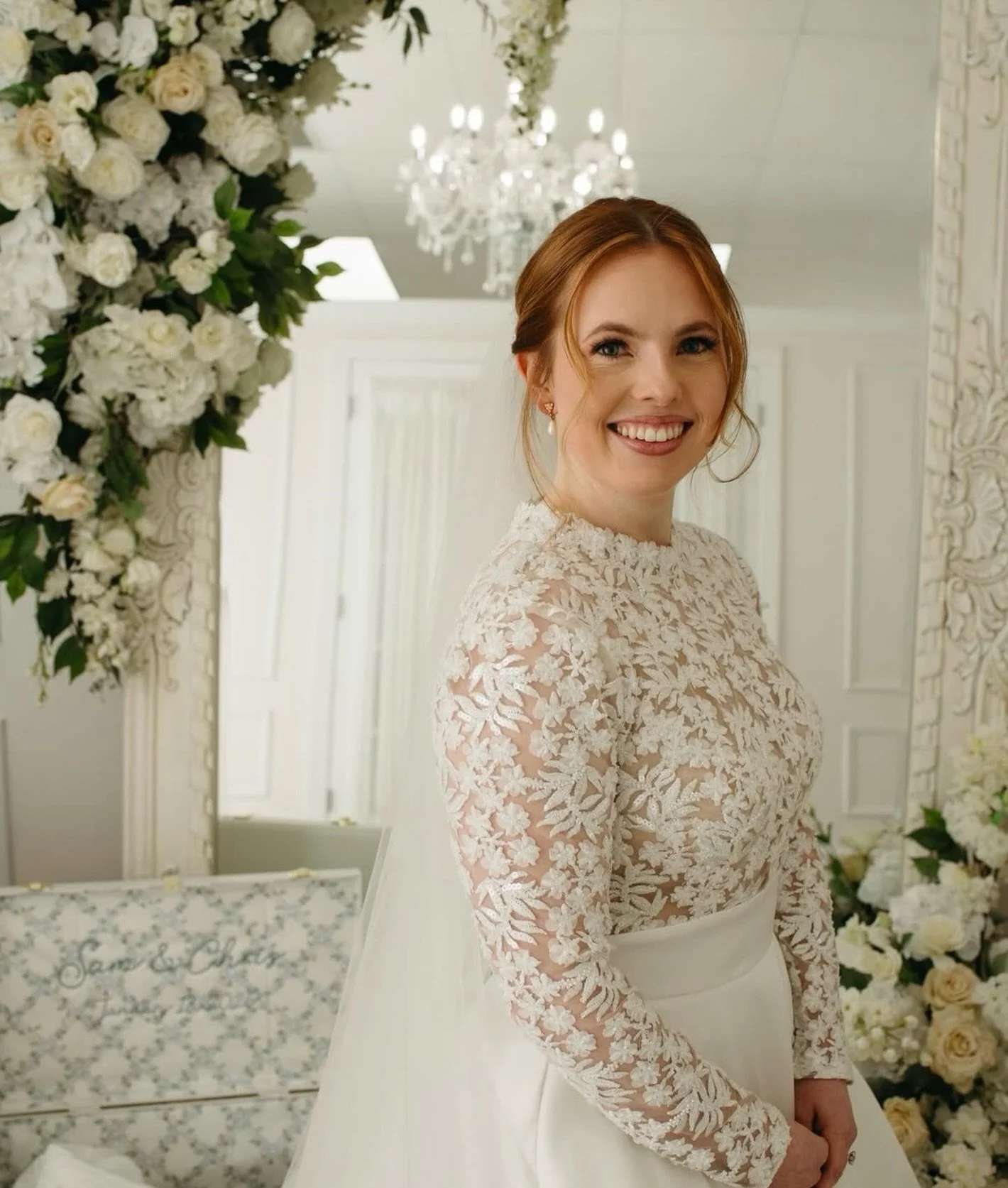 Stunning, timeless, romantic&hellip; I just can&rsquo;t get over how beautiful @sammy4kid&rsquo;s wedding day was. 😍

@seventhsonphotography
@hitchesandunions 
@studio27dj
@genieartistry
@dolledup_by_dre
@nycherryblossoms / @becks_bridalboutique
@bo