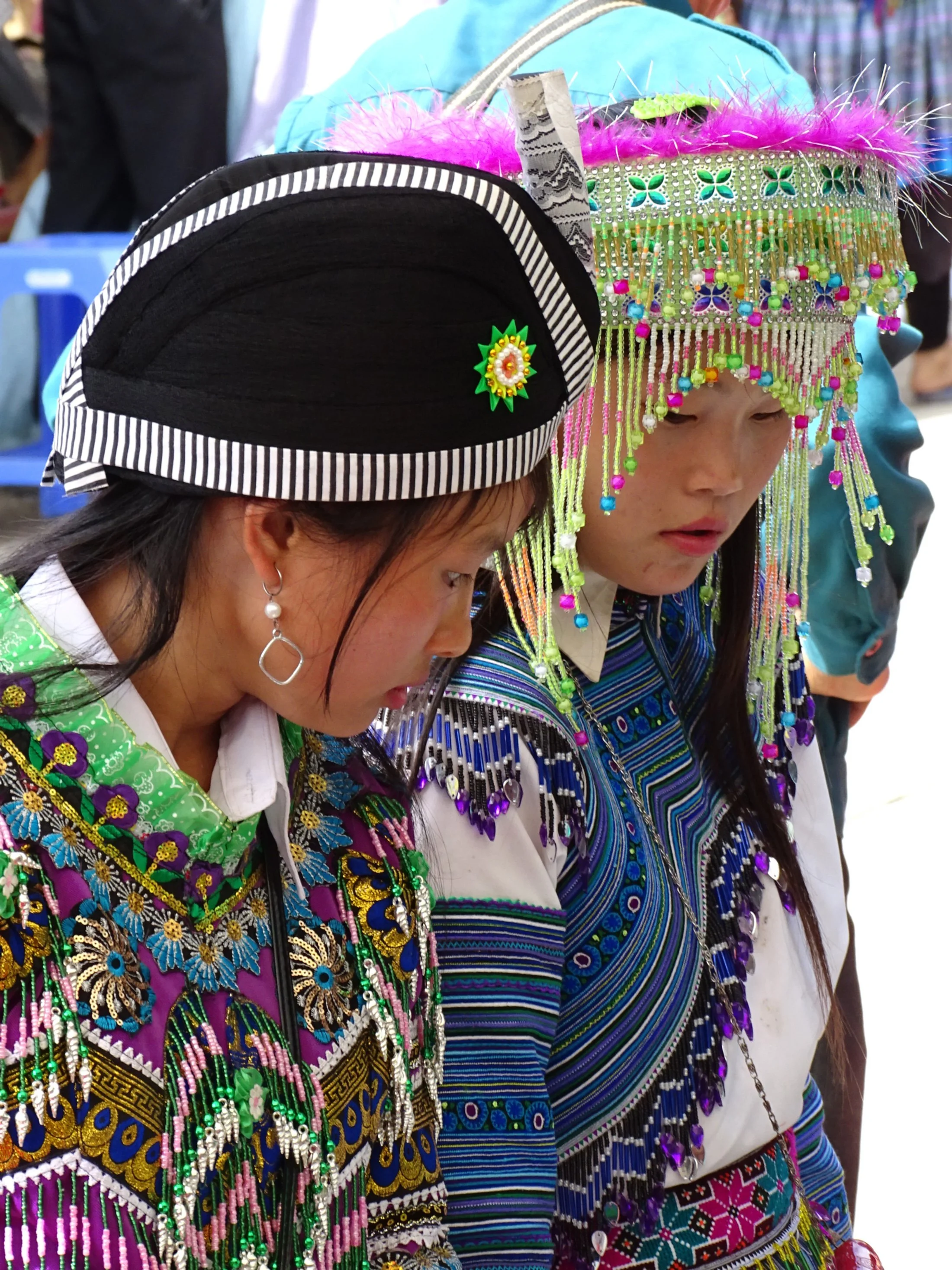 Indigenous_Girls_in_Sunday_Market_-_Bac_Ha_-_Lao_Cai_Province_-_Vietnam_(48218393802)x.jpg