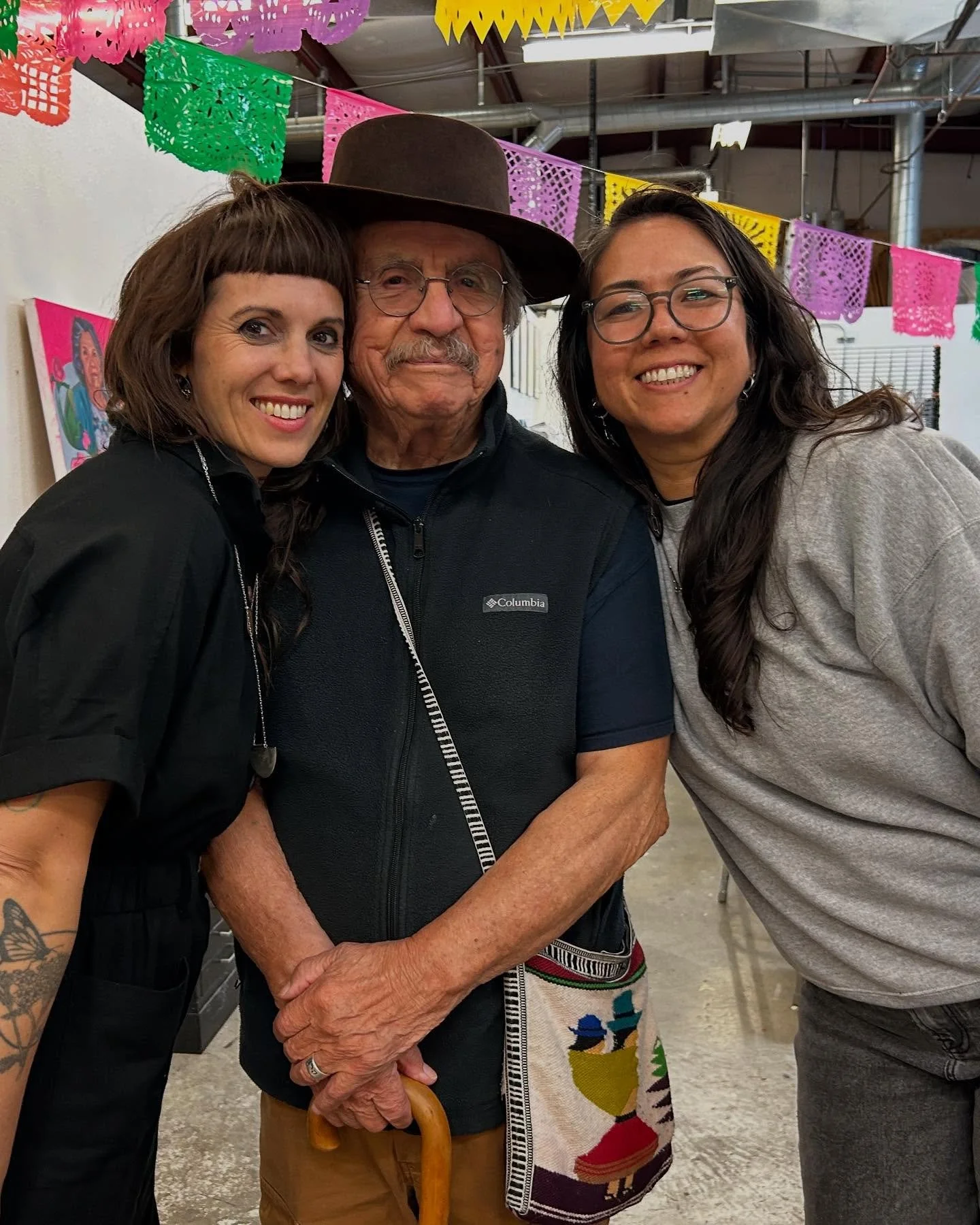 ✨Some things never change ✨El Profe, la Besti y Yo 💫20+ years of amistad 🔥Triple eMe 😂🔥 @gretamclain @goodspacemurals