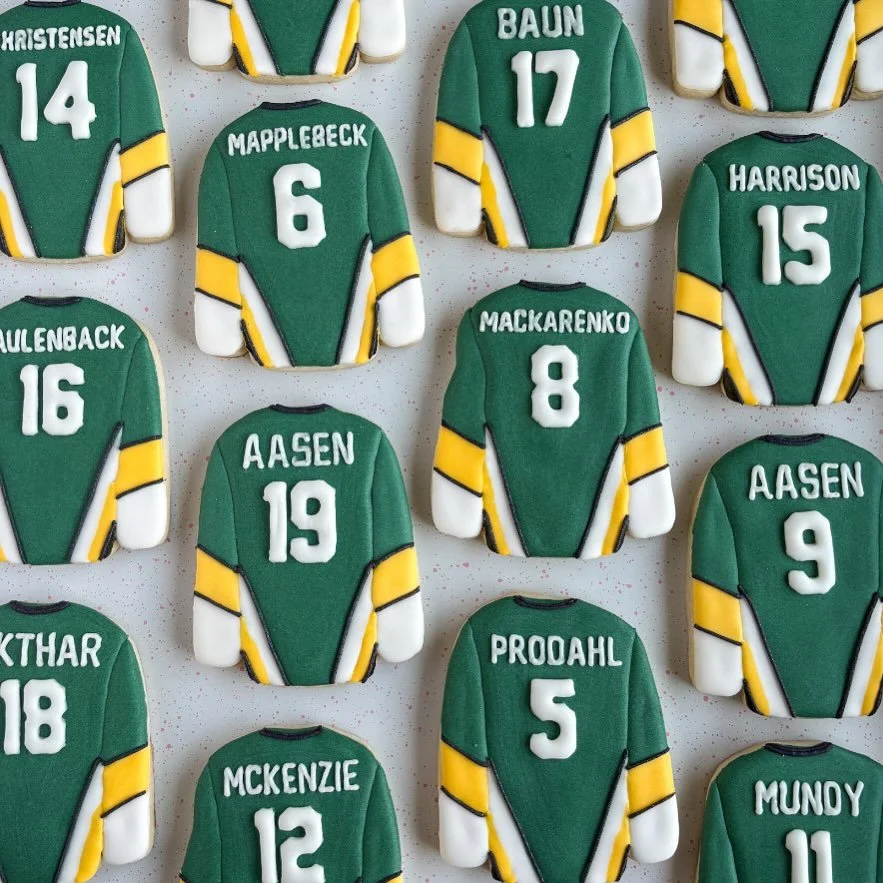 🏒Custom jersey cookies🏒 #sugarcookies #sugarcookiedecorator #sugarcookiesofinstagram #sugarcookie #okotoks #okotoksmoms #okotoksmamas #okotoksbusiness #okotokssmallbusiness #yyc #yycsmallbusiness #yycbusiness