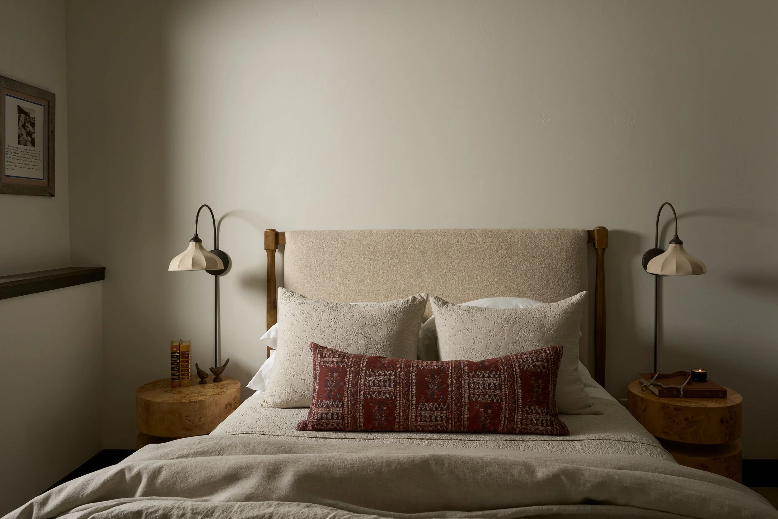 Western-inspired-bedroom-interior-photographer-bozeman.jpg