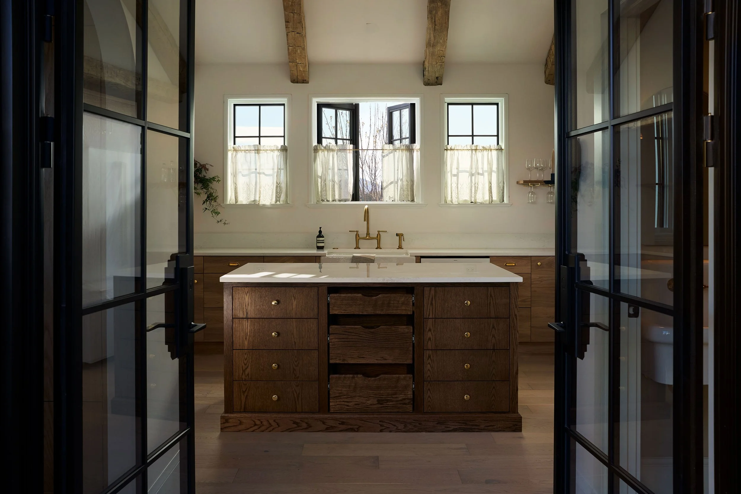 Legacie-Studios-Kitchen-Island-Horizontal.jpg