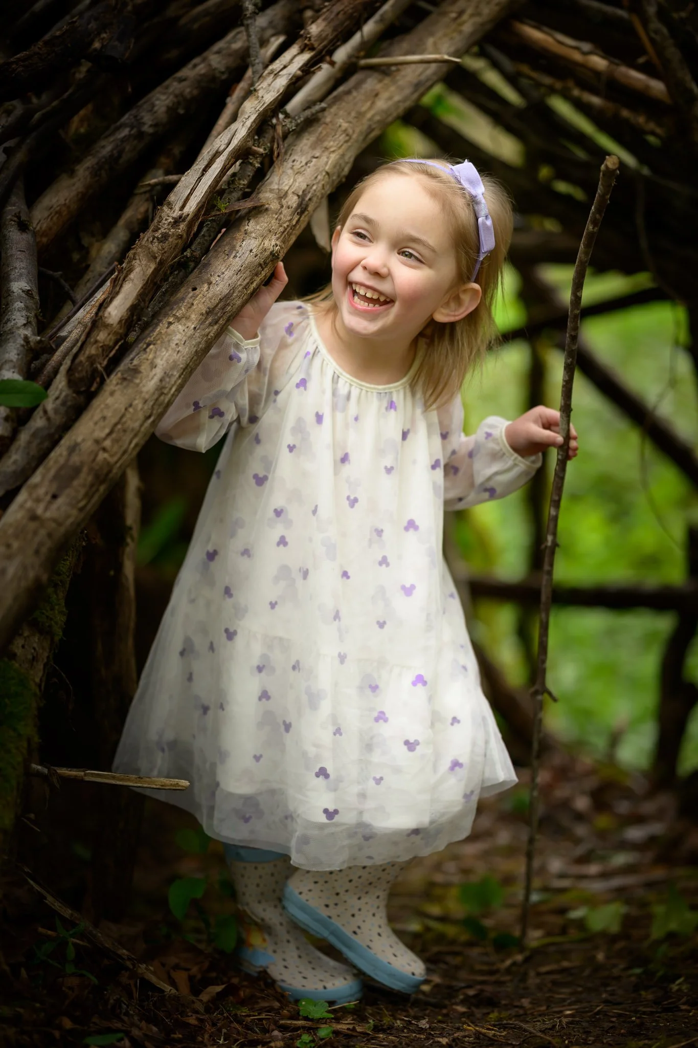 Outdoor natural light session with Eugene Oregon 4 year old