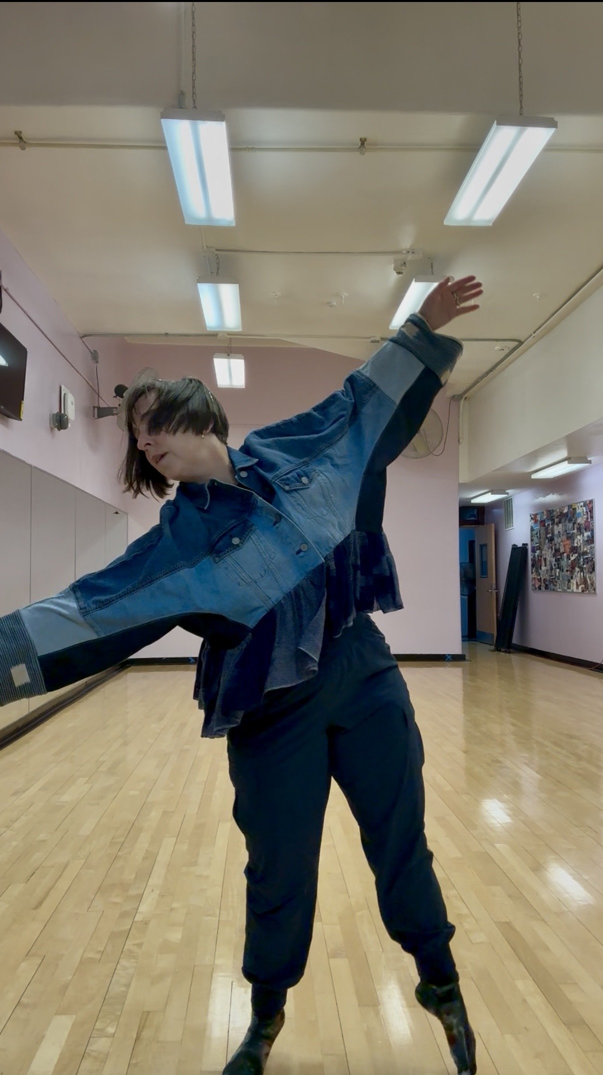 Shinony dance still 2.jpg