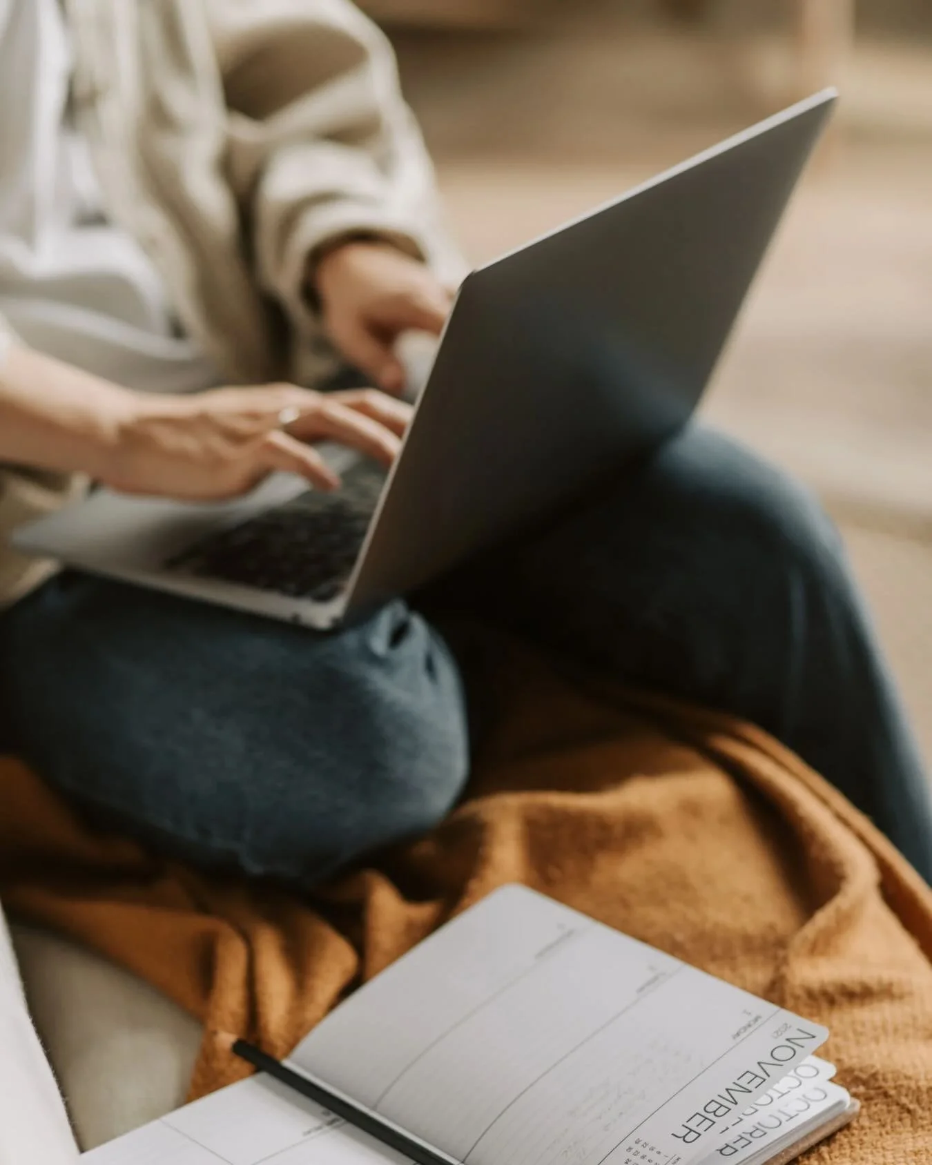 New week, new chance to get things done π 
Whether you’re catching up on your books, planning your budget, or just trying to stay organised - setting a few clear goals today can really set the tone for your week.
At Bloom, we love a good Mon