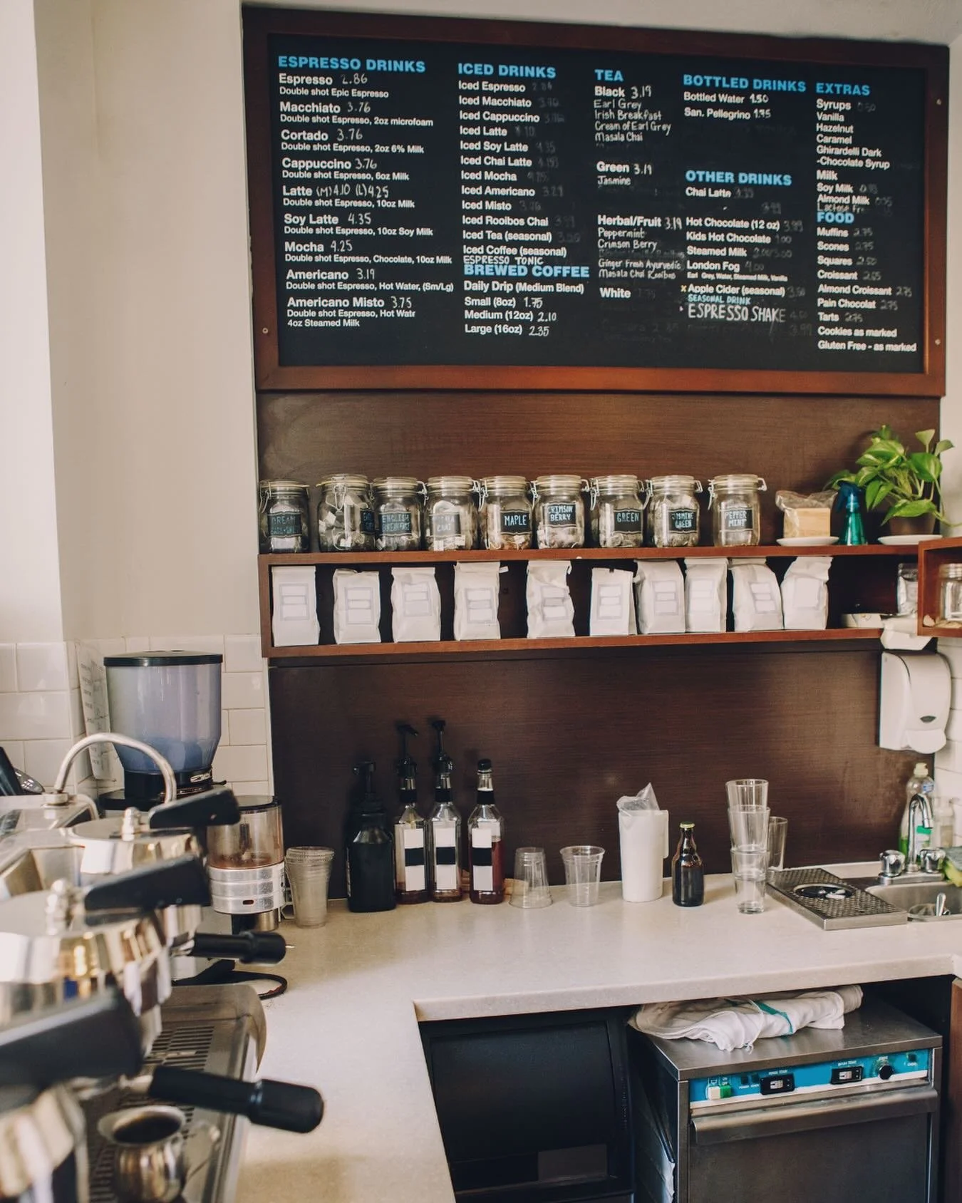 Business owners … are you keeping an eye on your profit & loss report? 
Your profit and loss report (or P&L) is more than just a summary of income and expenses, it’s the heartbeat of your business.
Regularly reviewing your P&am