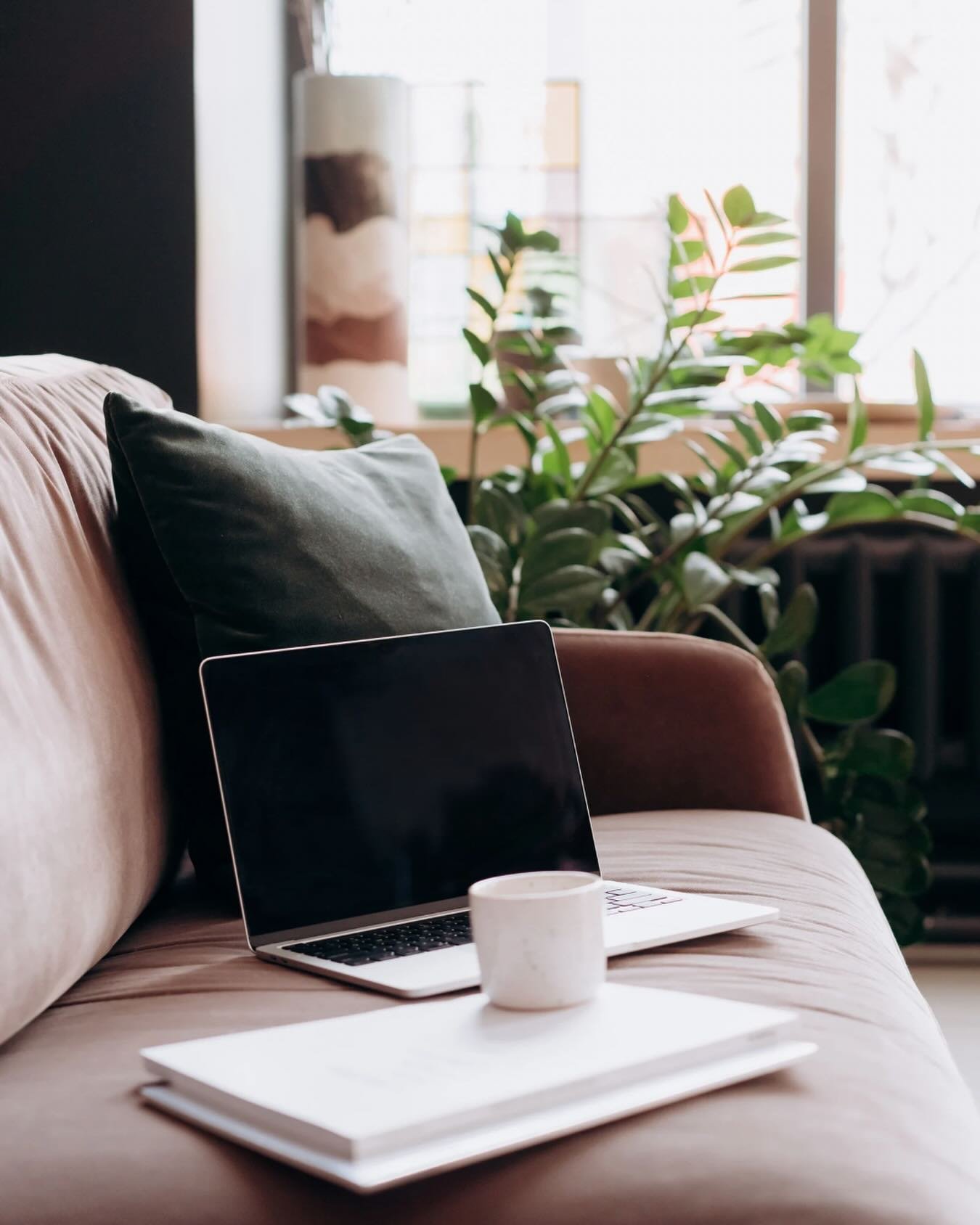 As the work week comes to a close, taking a moment to pause and reflect can make all the difference, not just for your business, but for your peace of mind.

We like to end each week with a quick financial check-in:

📊 Review what went well
Celebrat