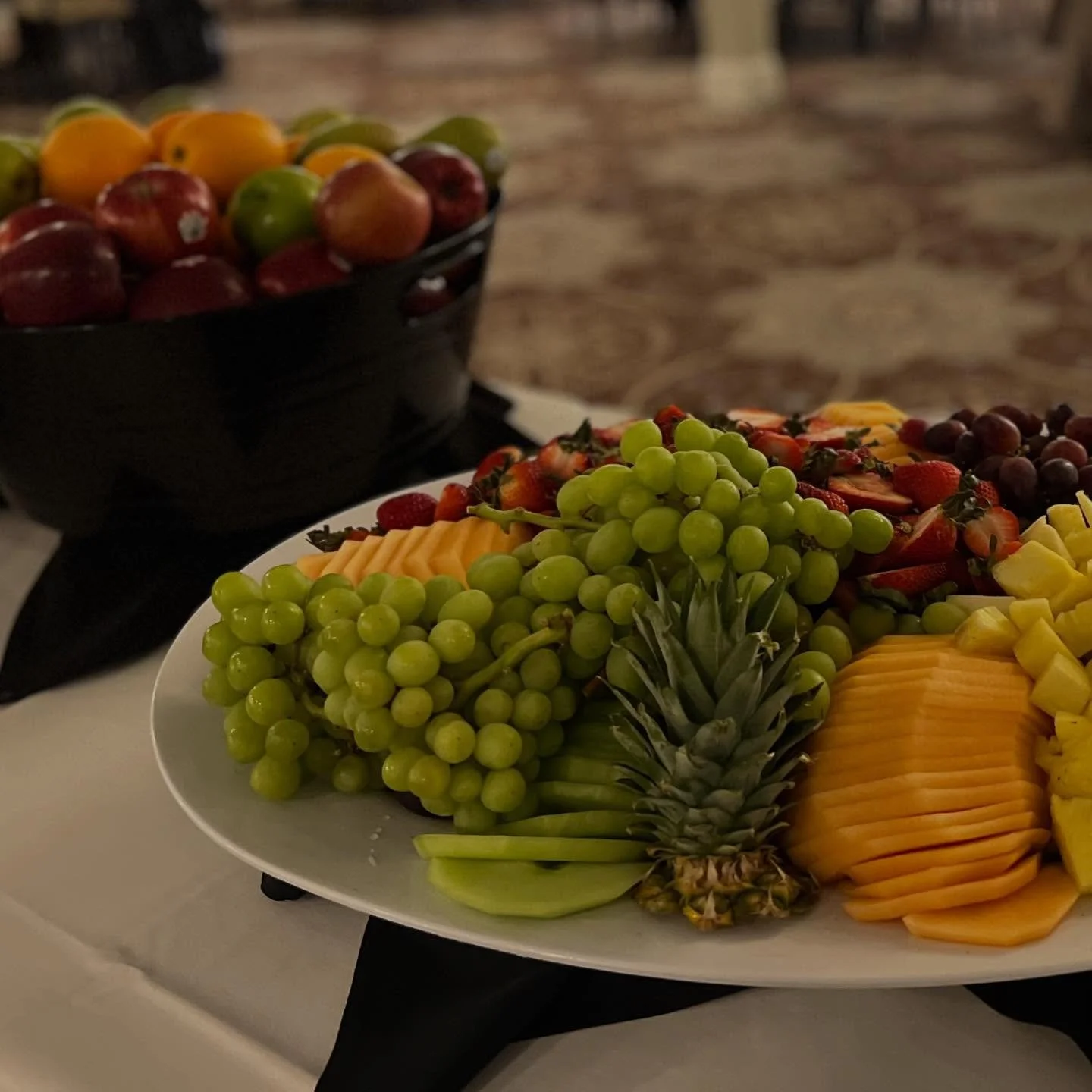 Start your day the right way ☀️
Fresh breakfast, bright space, and everything you need for a productive meeting.