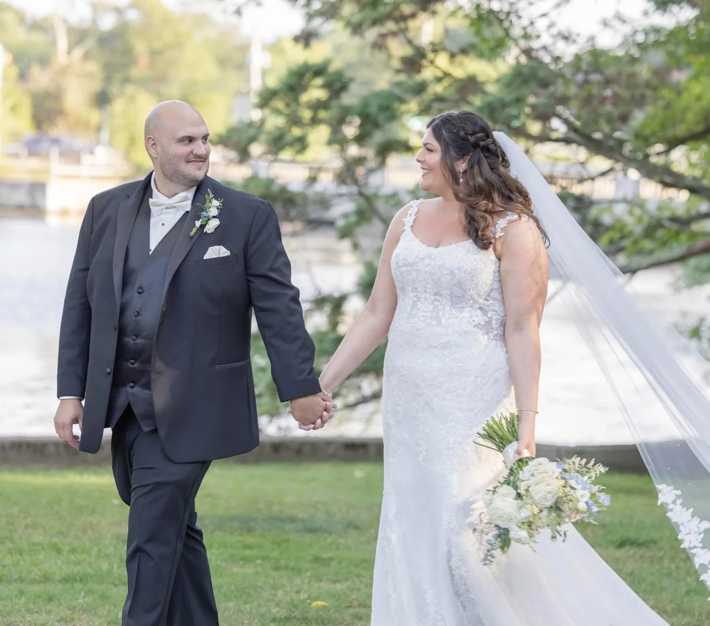 Heading into wedding season with moments like these! Celebrate your day surrounded by stunning views and a picture-perfect setting. ✨🤍

Inquire today to start planning your perfect day! 
☎️: (508)636-4044
📧: rachels@lafrancehospitality.com

📸: @ka