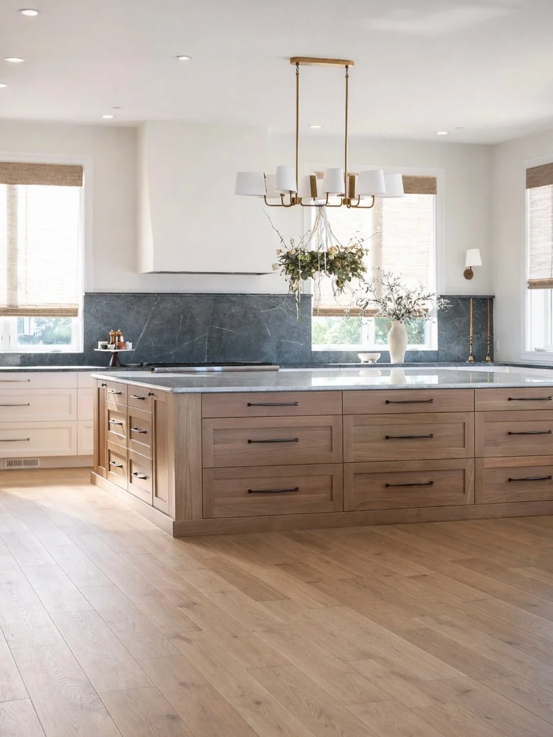 Beautiful house on Lake Michigan featuring Cold Brook, our line of European White Oak! 

Herringbone accents brings SO much dimension and movement across the space!

#flooringdesign #herringbone #kitchen #hardwoodstairs #michigan