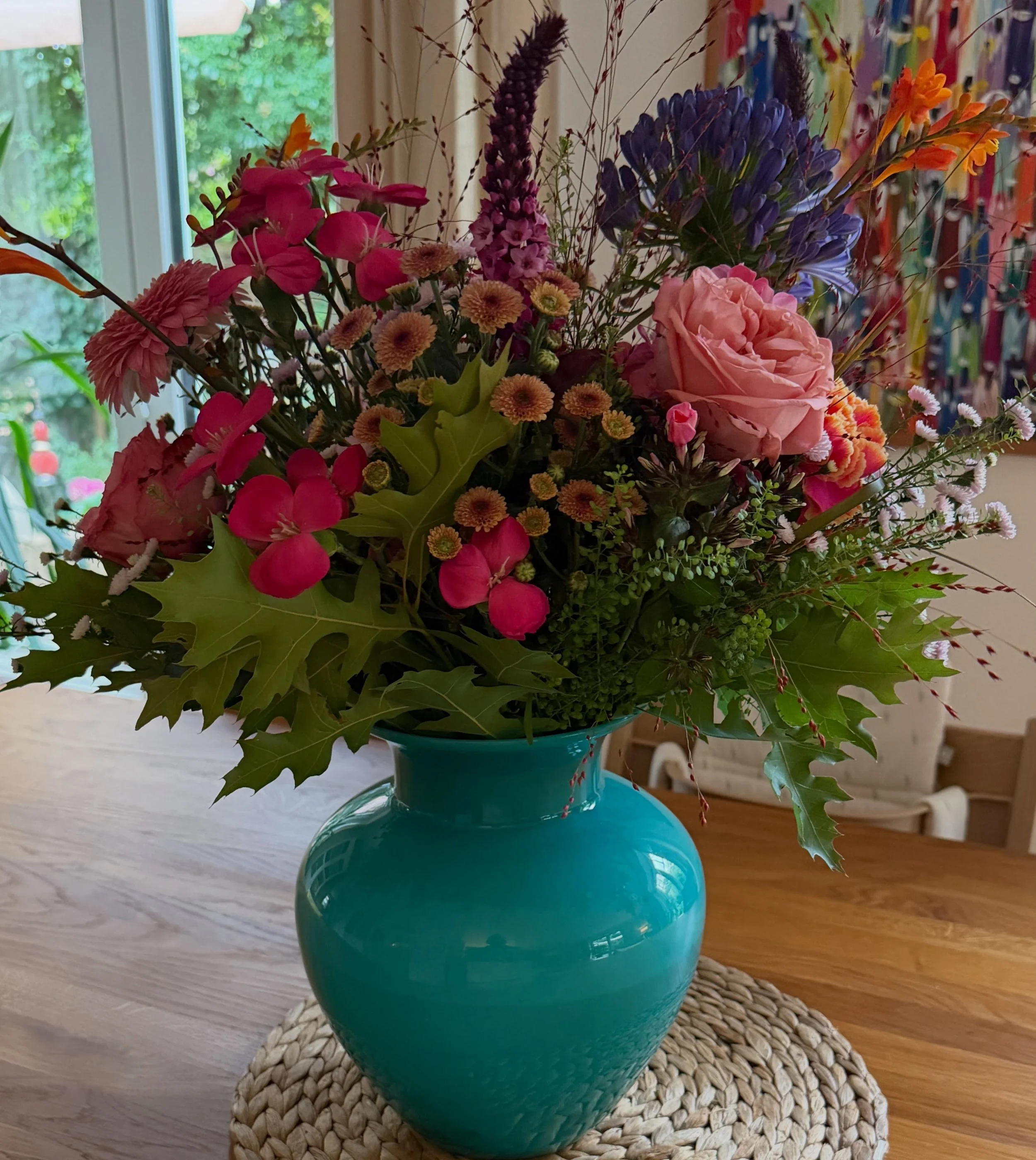 Etwas sein lassen, das zu Ende ist

Gestern habe ich meine letzte Stunde in Ahrensburg unterrichtet. 
Etwas, das &uuml;ber Jahre gewachsen ist, gebe ich nun in andere, gute H&auml;nde. 
Am Ende stand ich mit einem Blumenstrau&szlig; in der Hand &ndas
