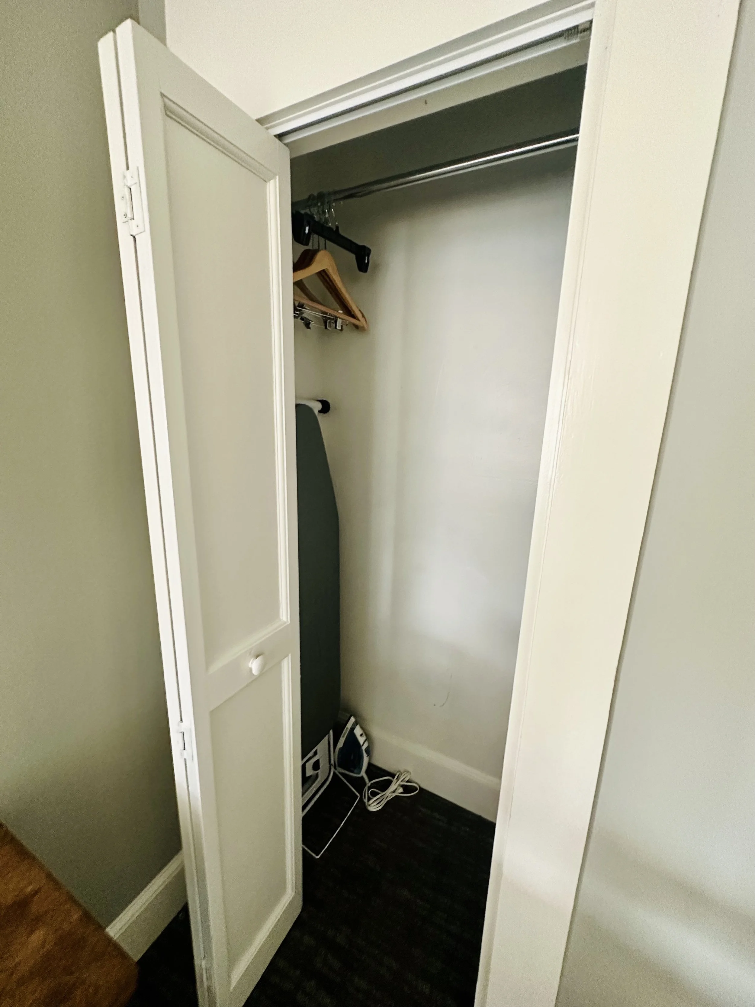 33 - k - Closet.jpeg