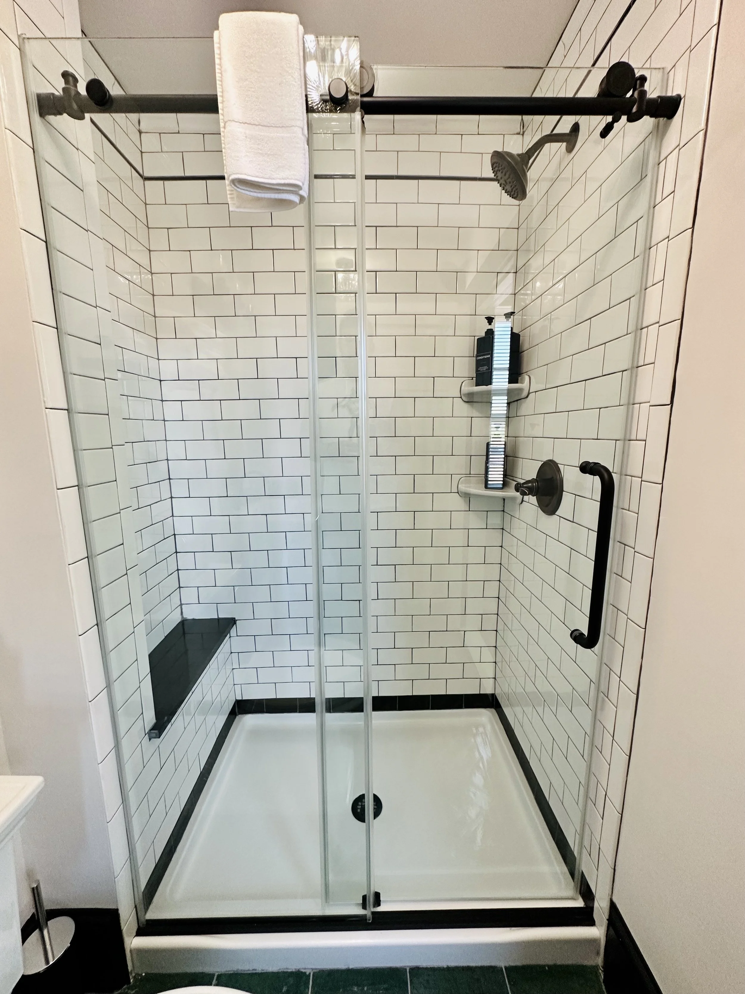 37 Bath Shower.jpeg