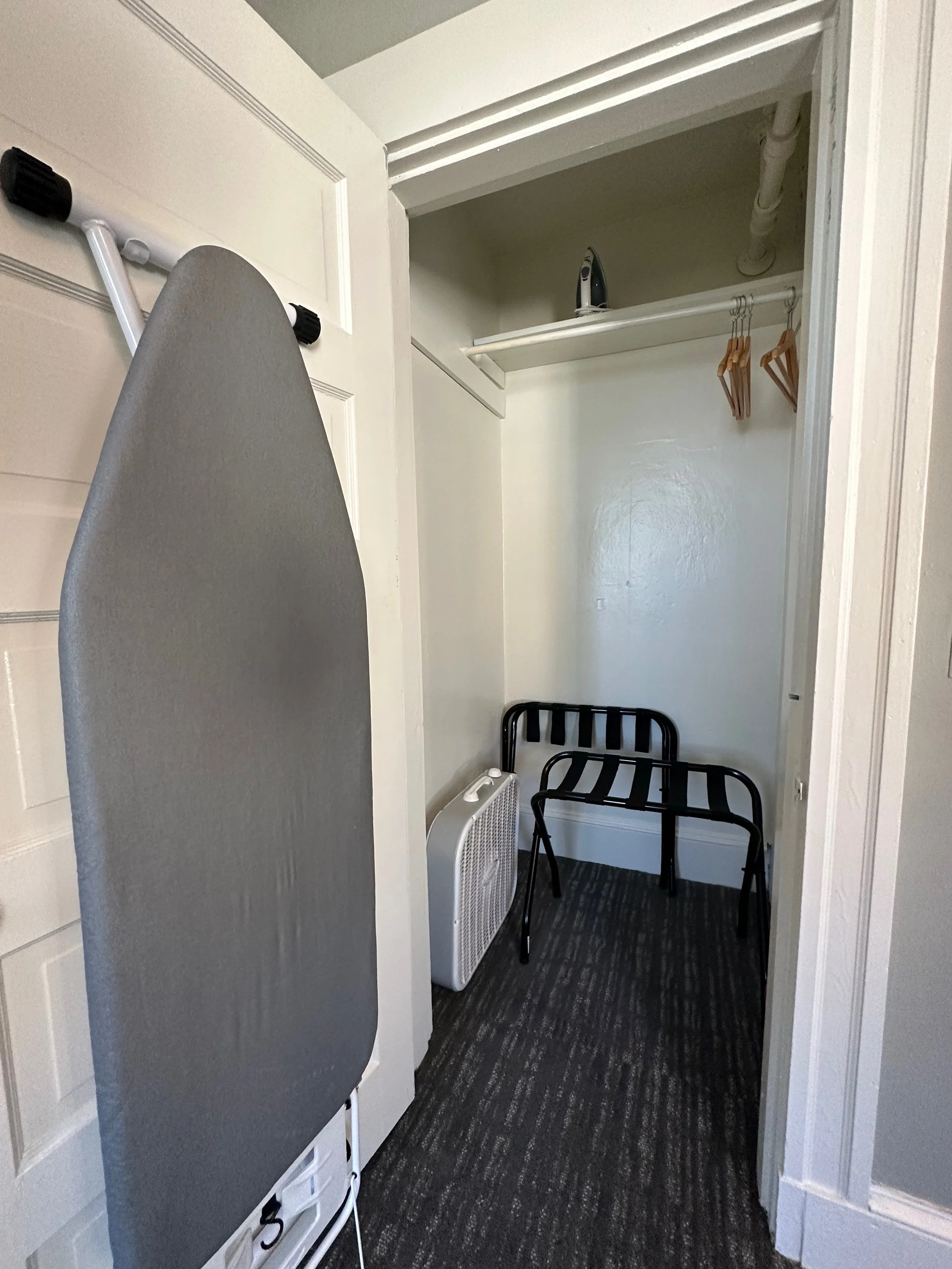 41 - Closet.jpeg