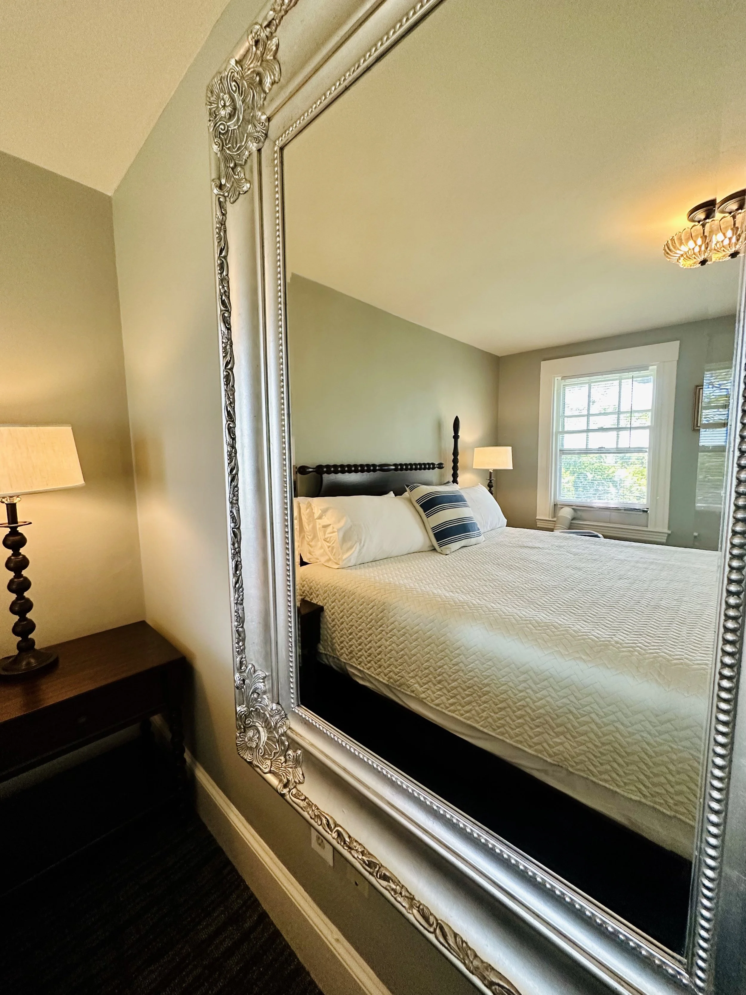 42_bedroom mirror.jpeg