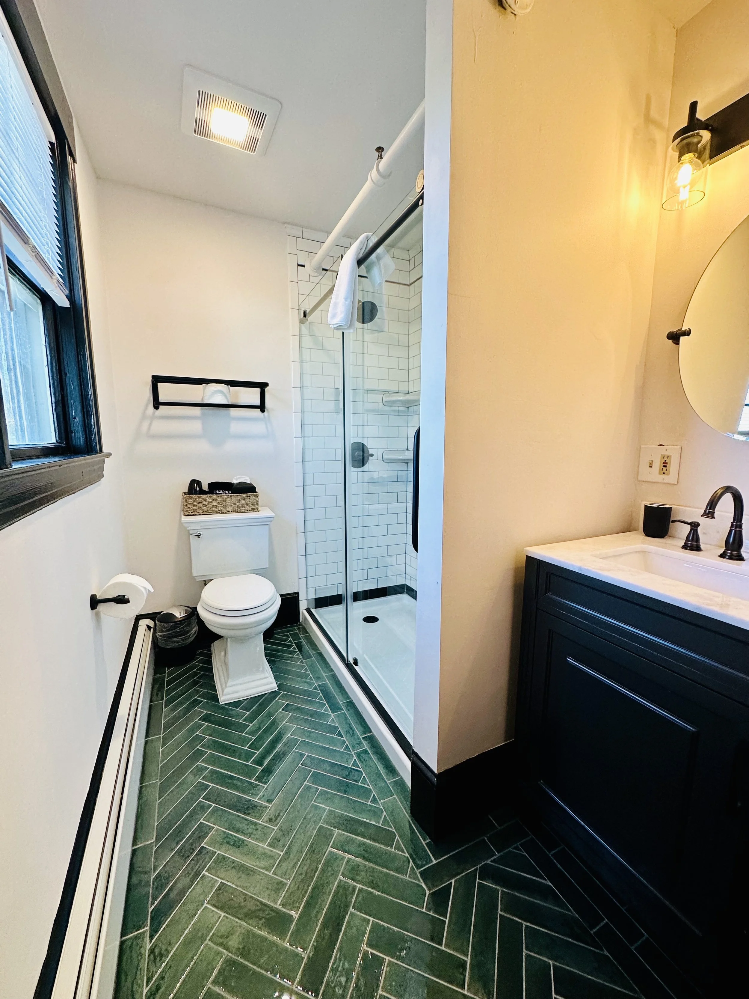 43_bathroom.jpeg