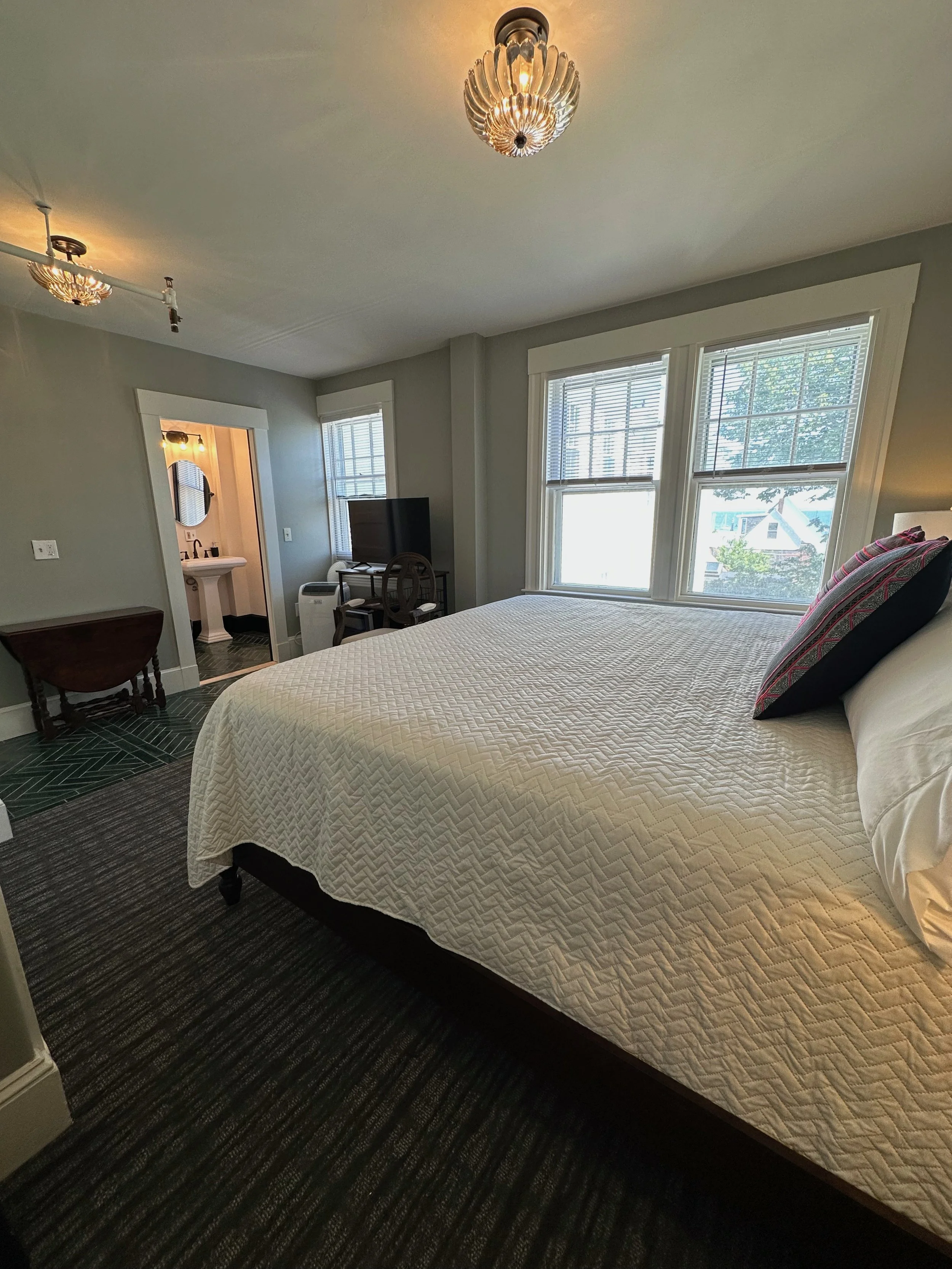 44 - Bedroom.jpeg
