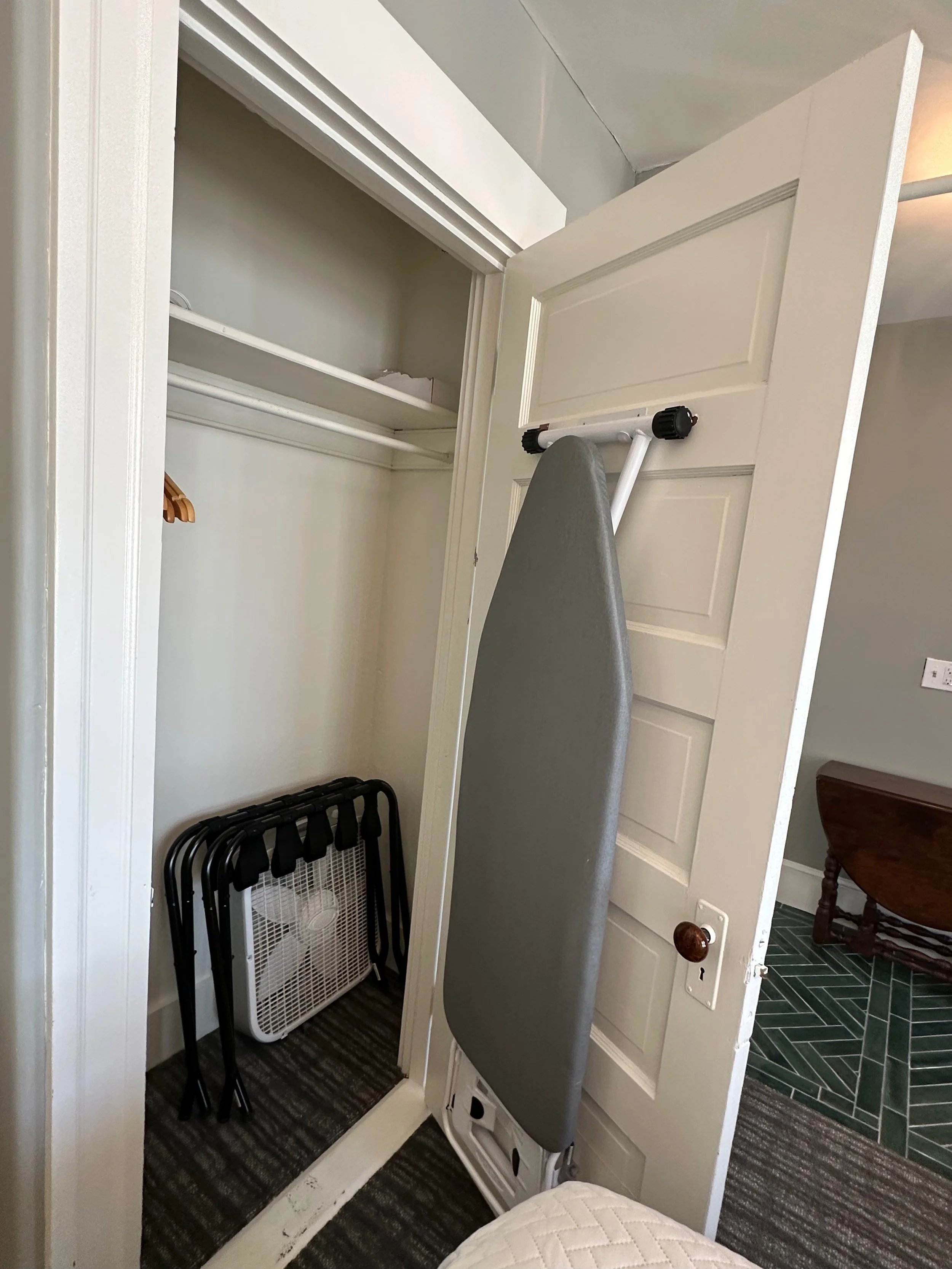 44 - Closet.jpeg