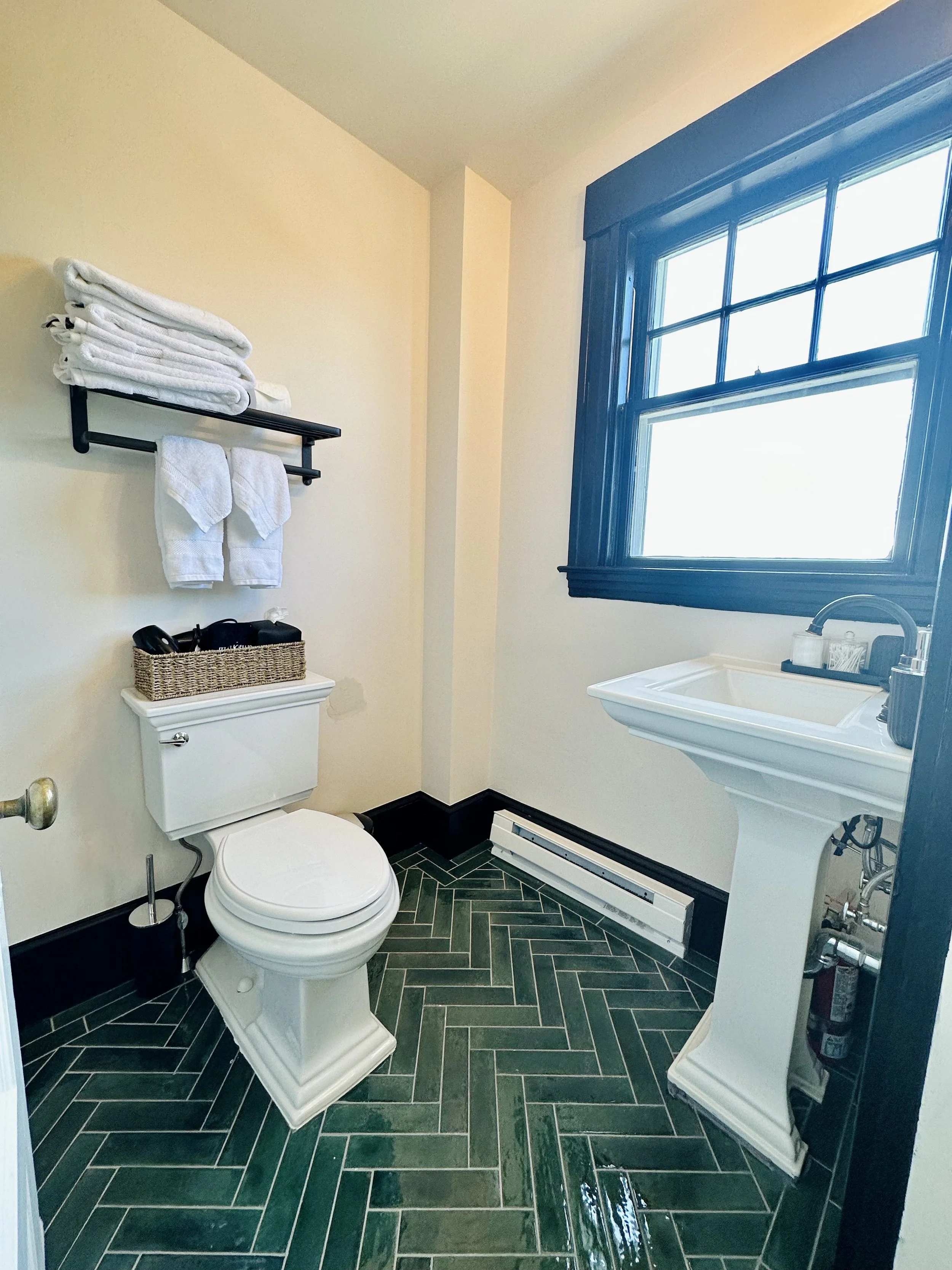49_bathroom.jpeg