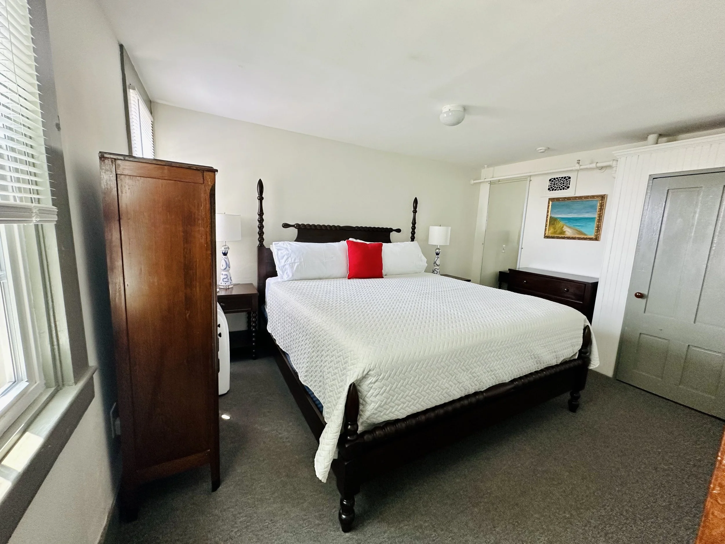 25 - Annex - KQS King Room.jpeg