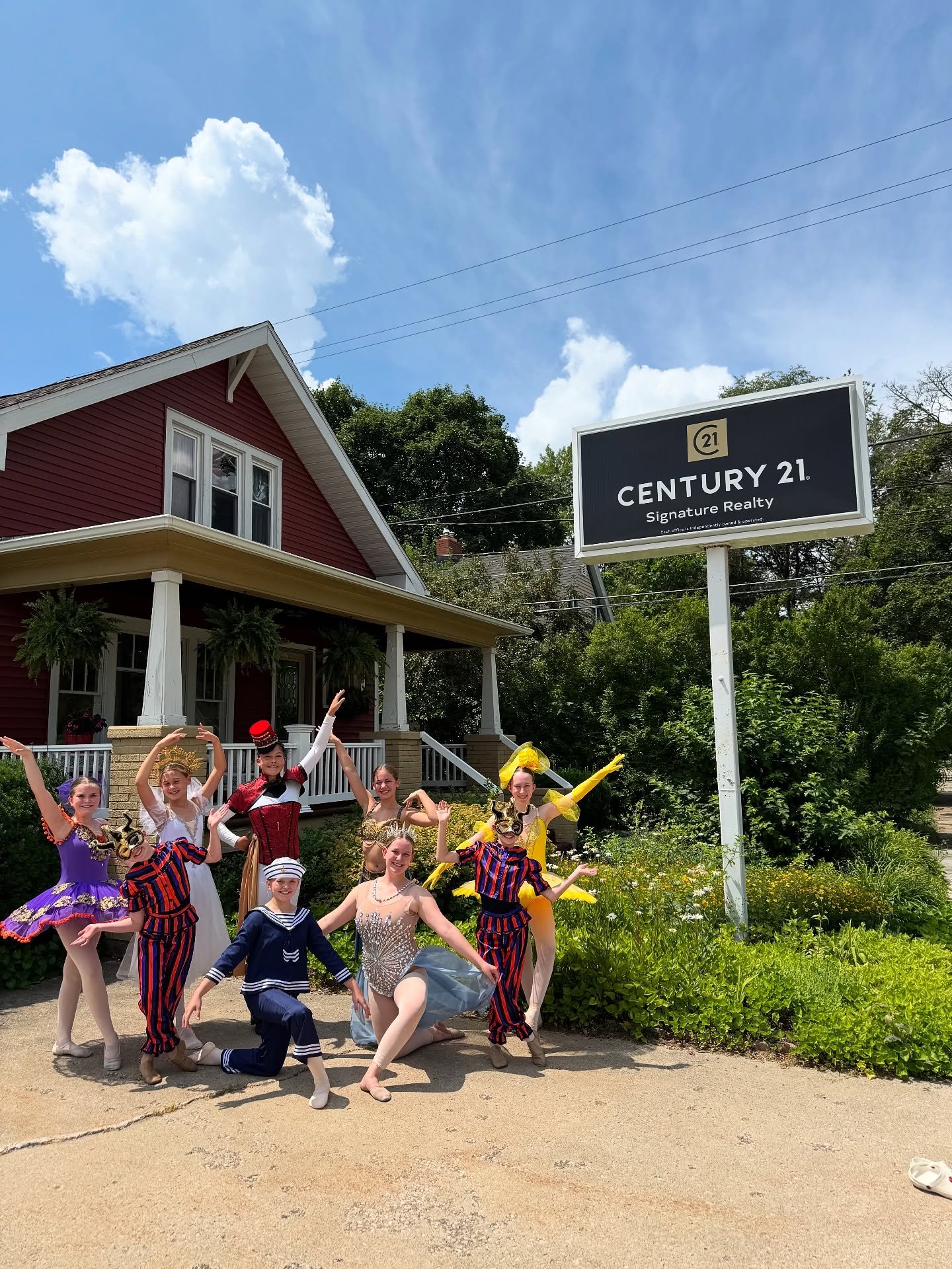 CHRISTMAS IN JULY continues! Where will we go next?!?☀️❄️
Thank you to Bethany Ervin at Century 21 Realty for sponsoring the arts in Mt Pleasant! Your contribution is greatly appreciated by all of us at MPSD. ❤️
Reminder!! Nutcracker Reimagined aud