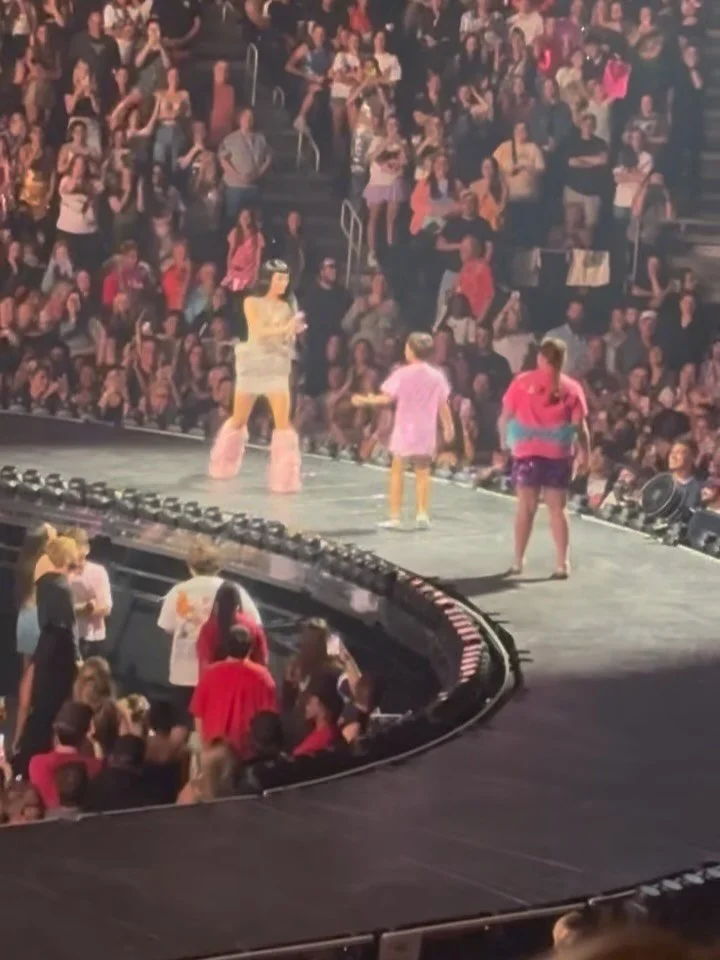 DID YOU KNOW?!? MPSD’s very own Company dancer, Grayson Crawford was invited on stage with KATY PERRY! ⭐️❤️
We are SO proud of Grayson’s confidence and exuberance, and LOVE that he got this amazing experience!
Thank you, @katyperry ❤️