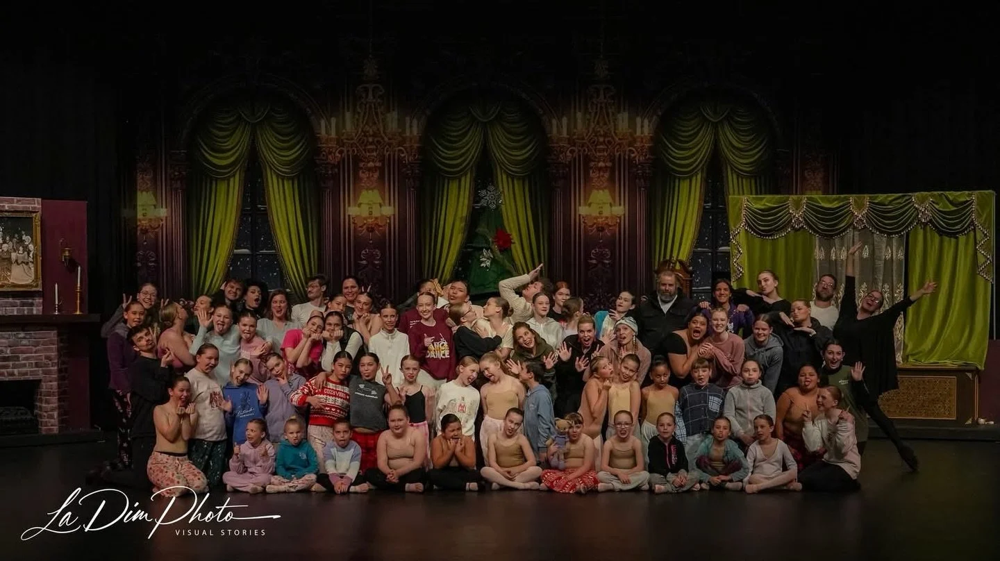 We are so excited for our 2 SHOW DAY today!! You have 3 more chances to catch Nutcracker Reimagined! Thank you, Dmitry, for photographing our cast! 

Tickets are available at the door for all remaining performances. $20, cash only. 🎄❤️

Nutcracker R