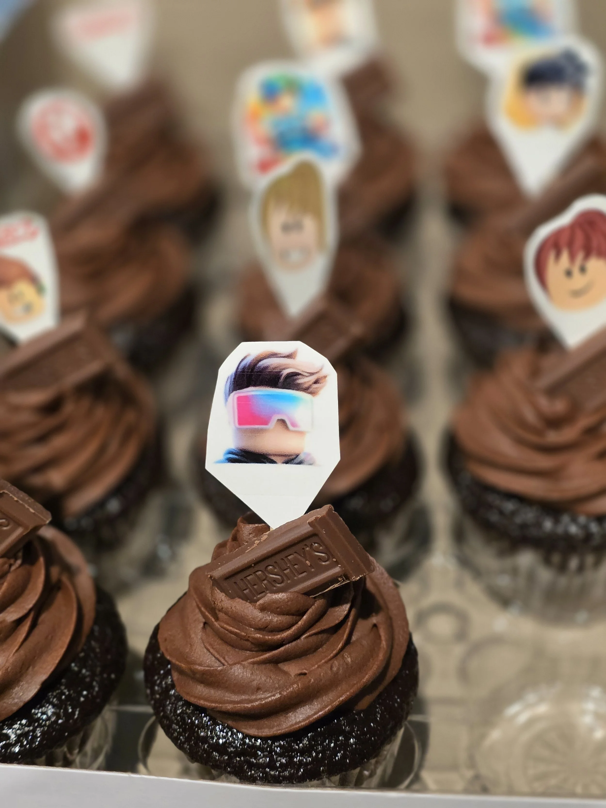 Sweet Texas Tables Chocolate Candy Cupcakes - Roblox Theme.jpg