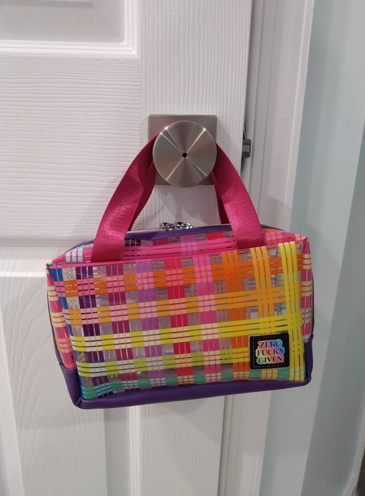 ChonkyCarryAll_Hanging.jpg