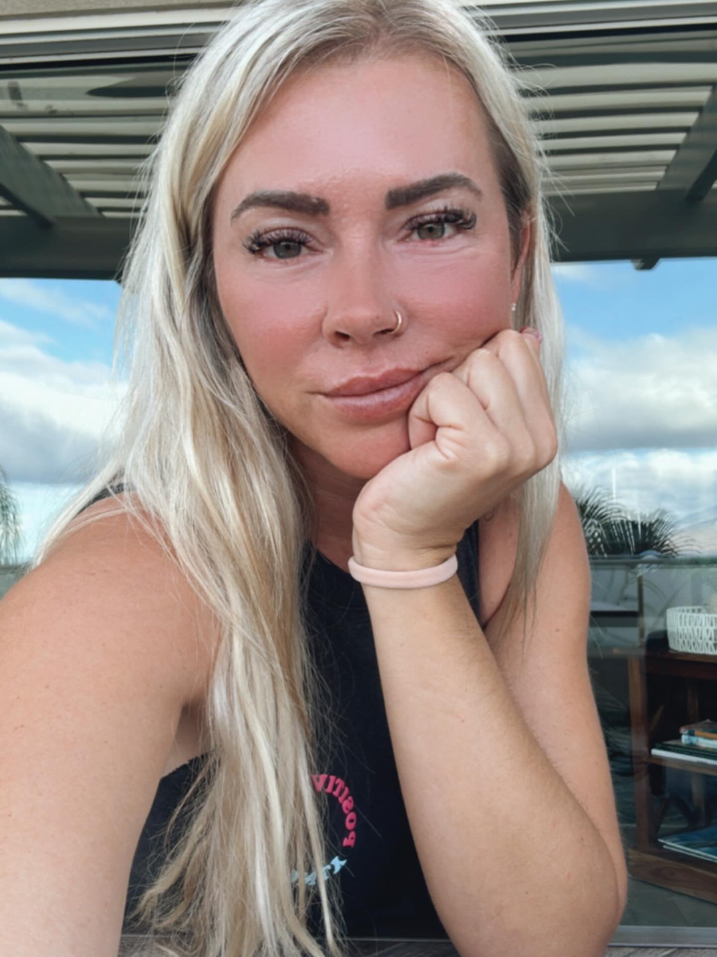 To the woman who keeps turning to food even when she doesn&rsquo;t want to&hellip;

Maybe it started small&mdash;a way to manage stress, reward yourself, or just escape for a moment.

But now, it feels like it&rsquo;s controlling you. And every time 