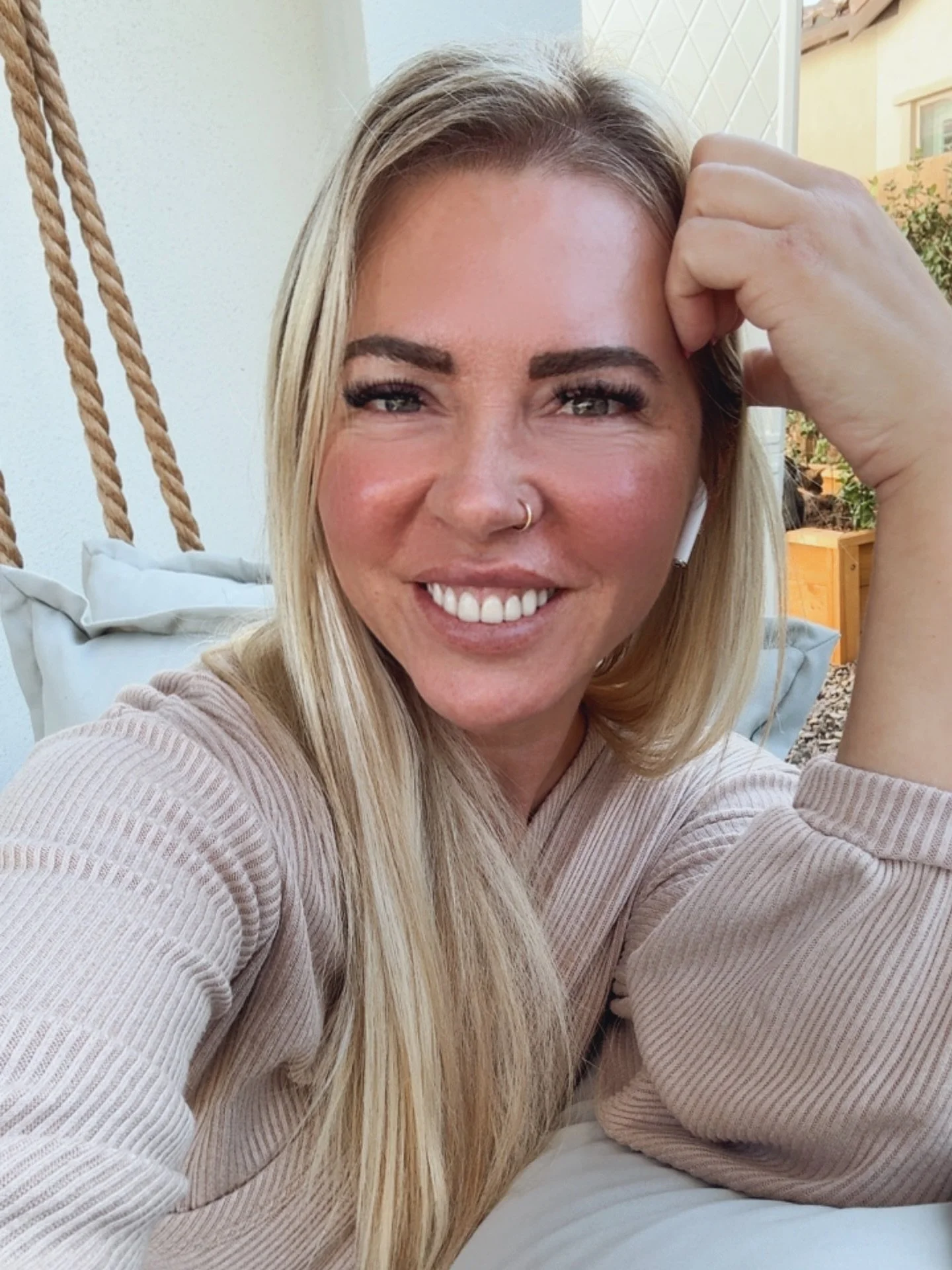 Who do you feel called to serve? How do you want to serve them? 🧐

Had a convo with a friend today and these powerful questions came up. Of course that brings me back to ONE LIFE. What am I going to do with mine?

In this season I feel called to ser