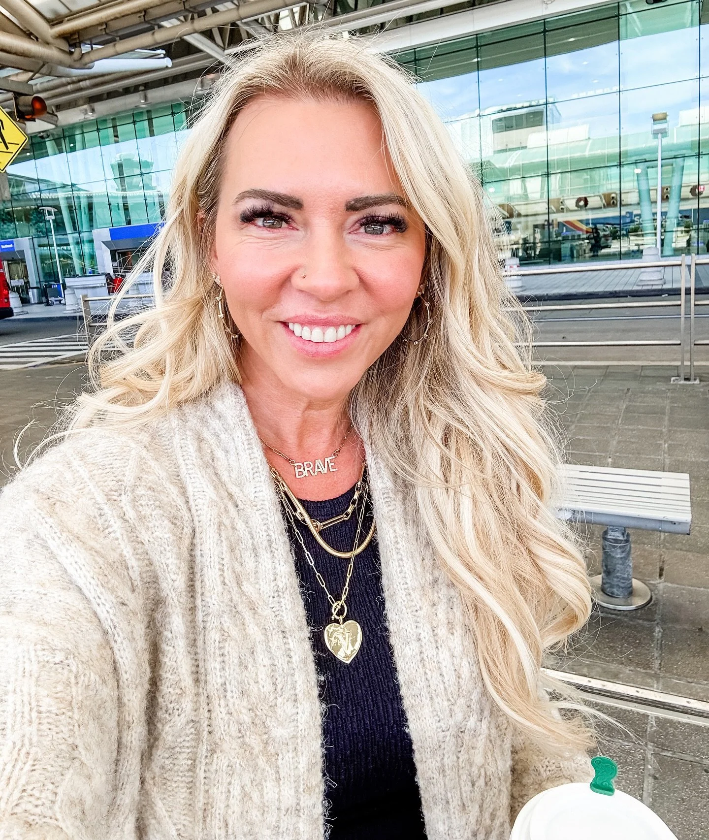 Landed in Baltimore after a night of travel and the sun ☀️ is on my face, crisp fall air fills my lungs and I feel grateful that I get to be with amazing people today &amp; partner with our incredible company to change the world! 🌎 

Showing up to s