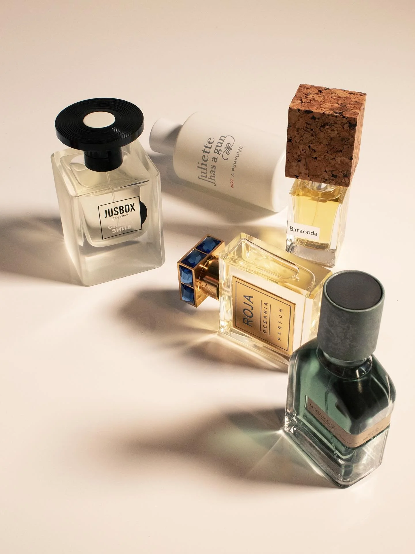 Creative direction in action ✨ From guiding lighting and composition to overseeing every fine detail on site, I had the joy of supervising this multibrand niche fragrance shoot. Always such a rewarding process to see mood boards brought to life and t