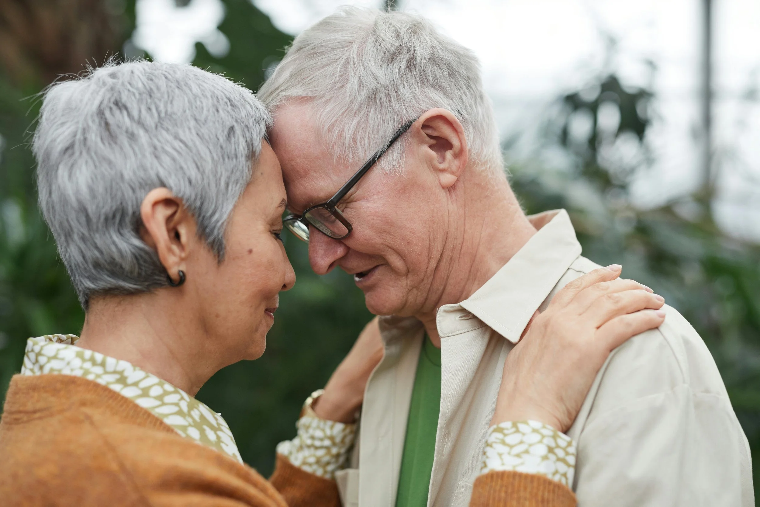 How to Start the Dementia Conversation with Your Loved One: A Caring Approach for a Difficult Discussion