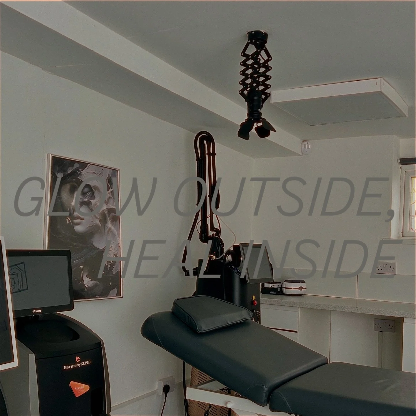 &ldquo;Almost everything will work again if you unplug it for a few minutes&hellip; including you.&rdquo; &ndash; Anne Lamott ✨

As the days get colder and darker, take a moment to rest and reset. 

📍 Solunexa Medispas &amp; Wellness Centre, Sale
📩